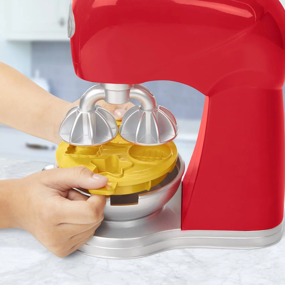 PLAY DOH - KITCHEN CREATIONS ROBOT PATISSIER