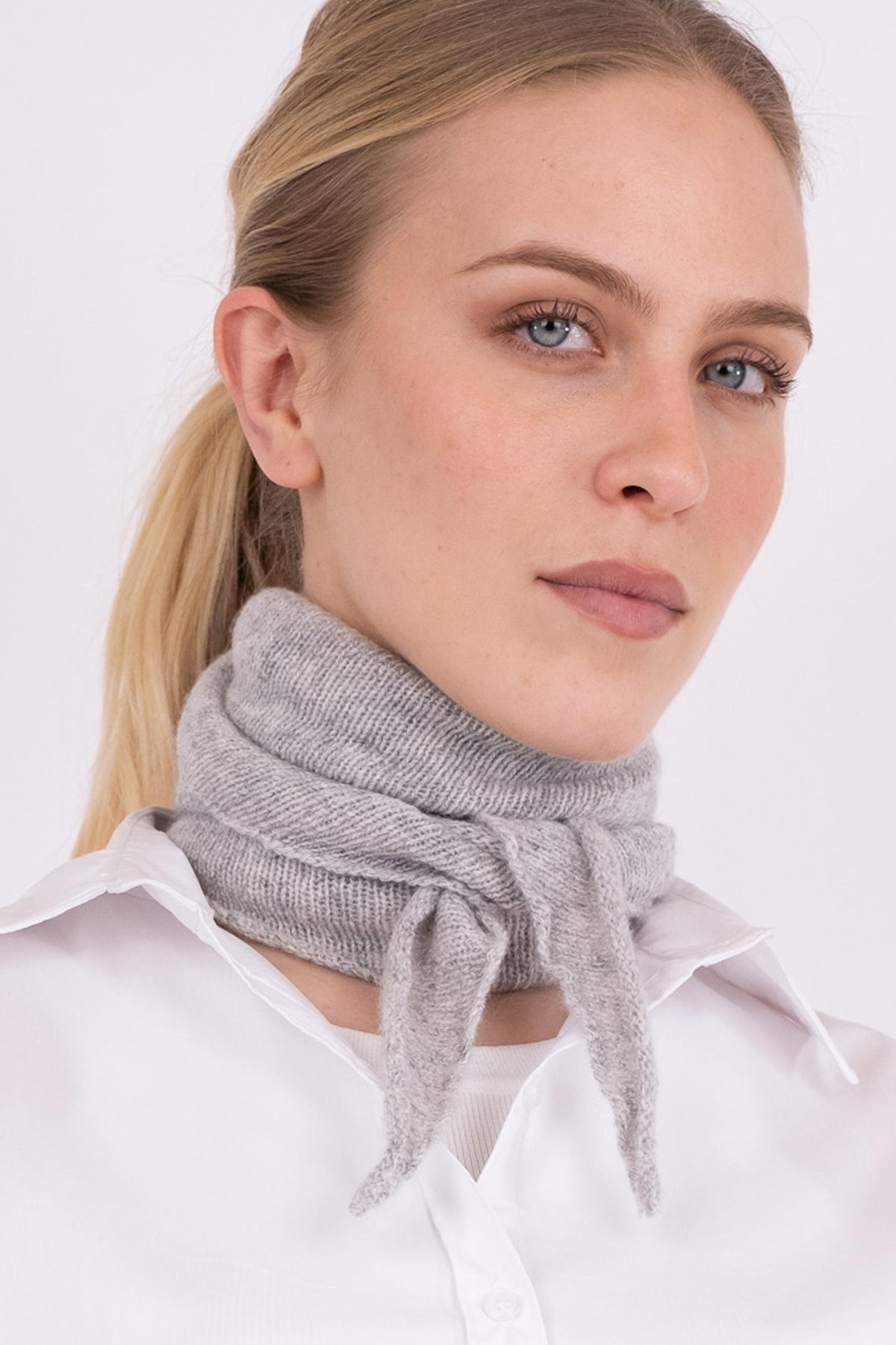 Neo Noir Misty Knit Scarf grey melange