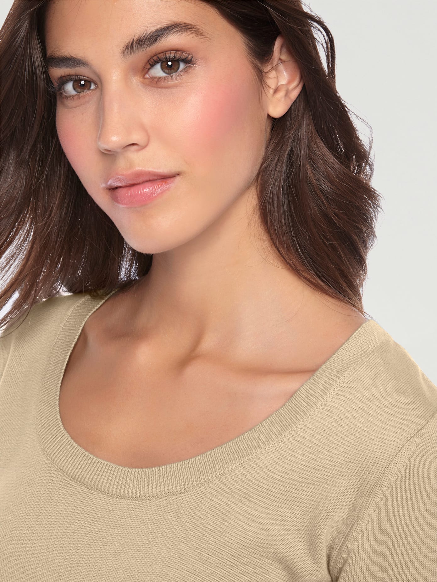 Pull col rond basique et facile à associer, coloris tendance