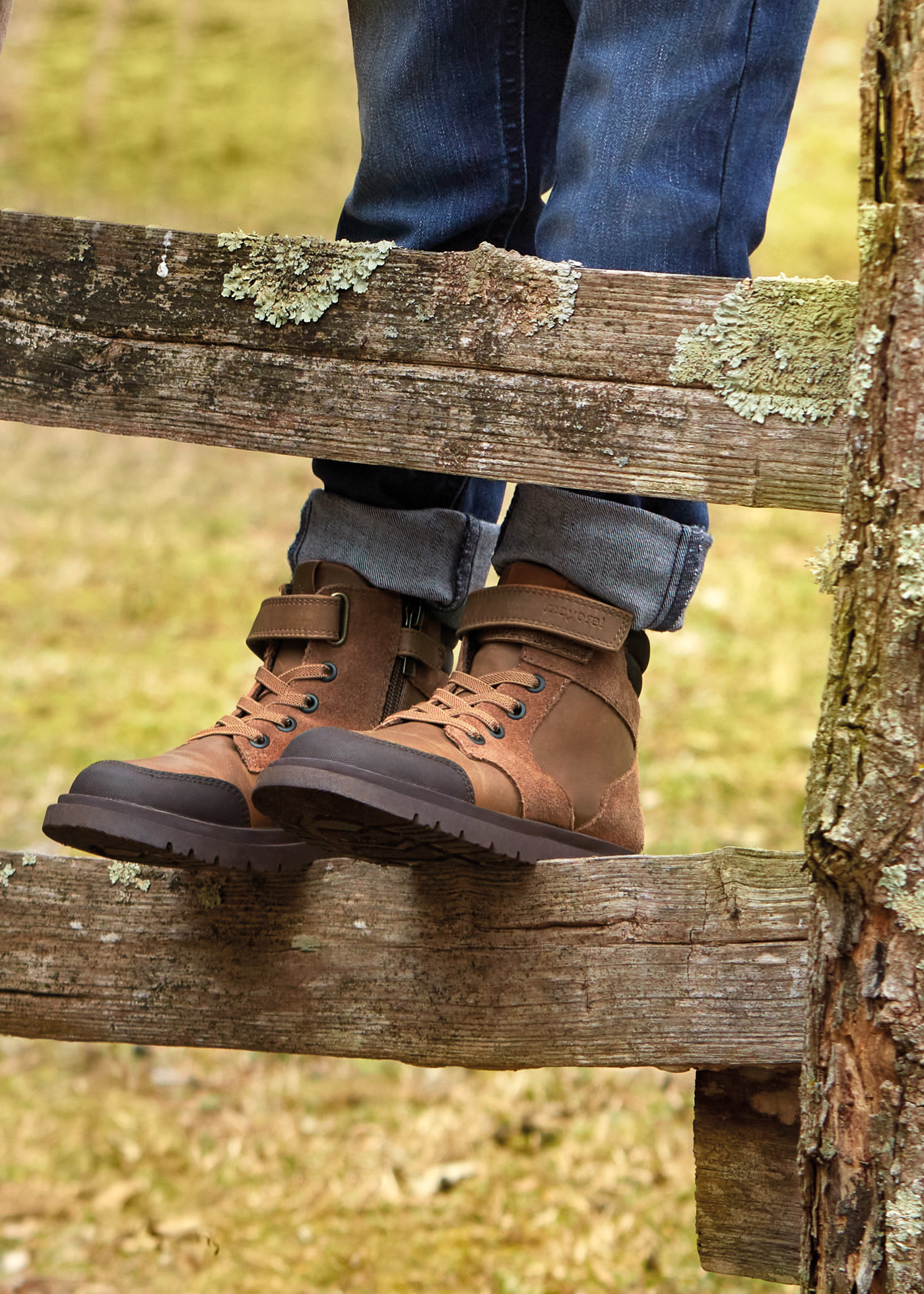 Botas de montanha de couro sustentável para meninos