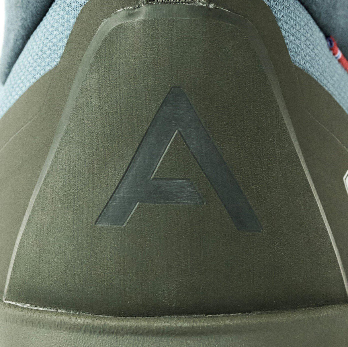 Alfa<br>Driv Advance GTX M