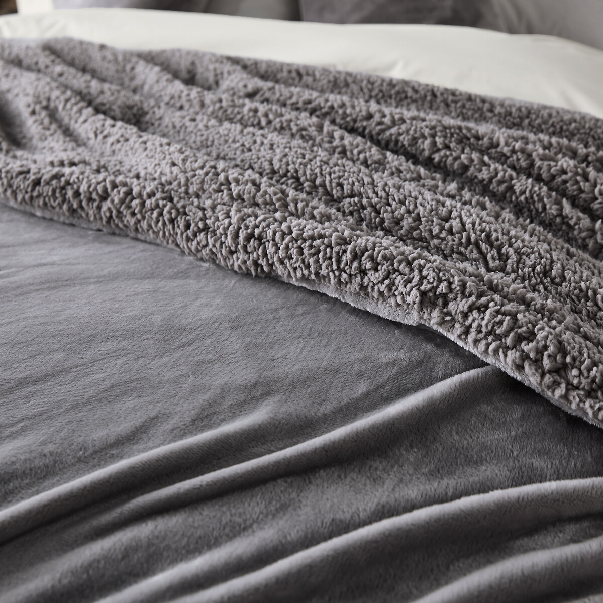 LA REDOUTE INTERIEURS<br>Colcha em lã e sherpa, Maxine