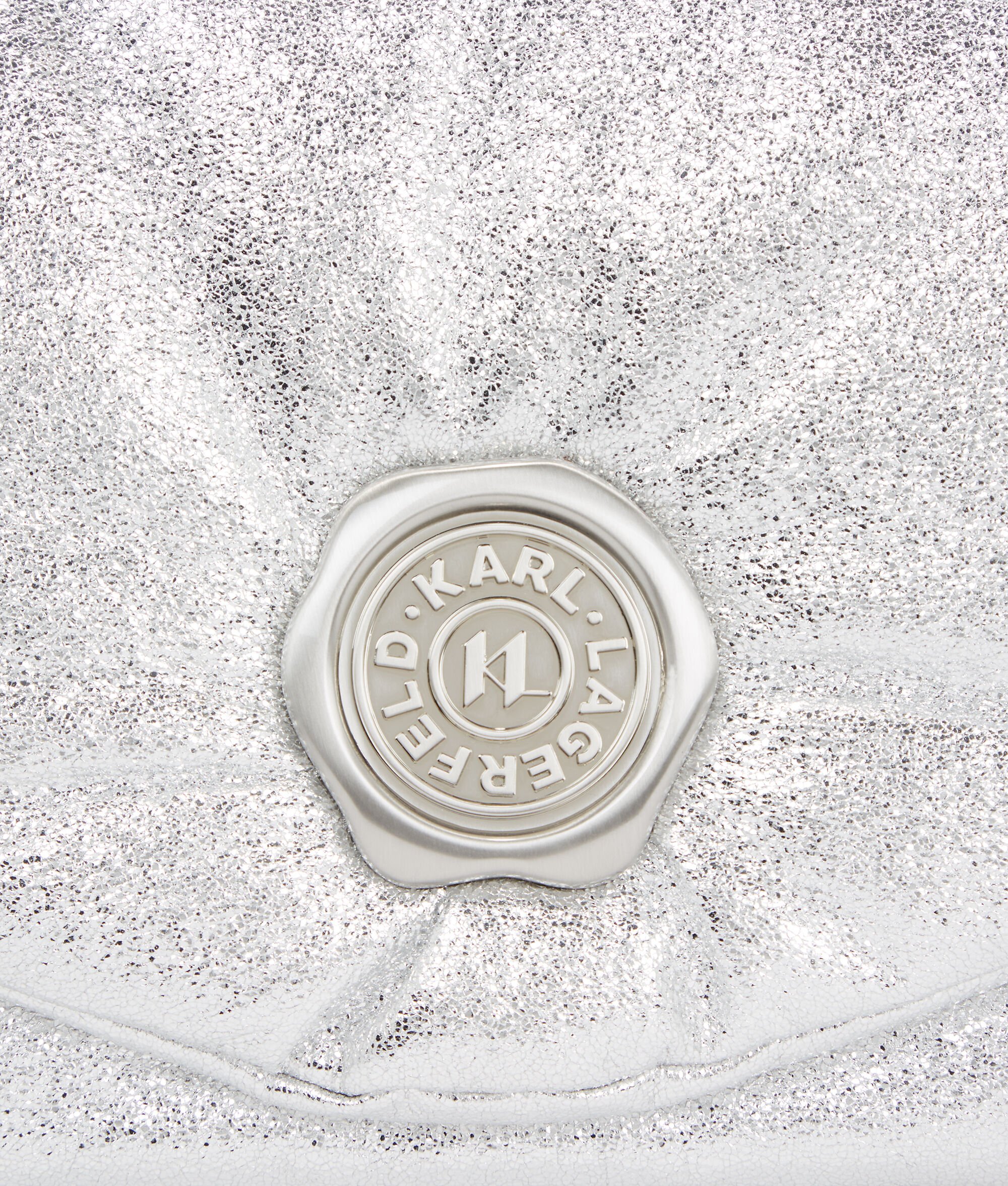 SAC PORTÉ ÉPAULE MÉTALLIQUE DE TAILLE MOYENNE K/STAMP