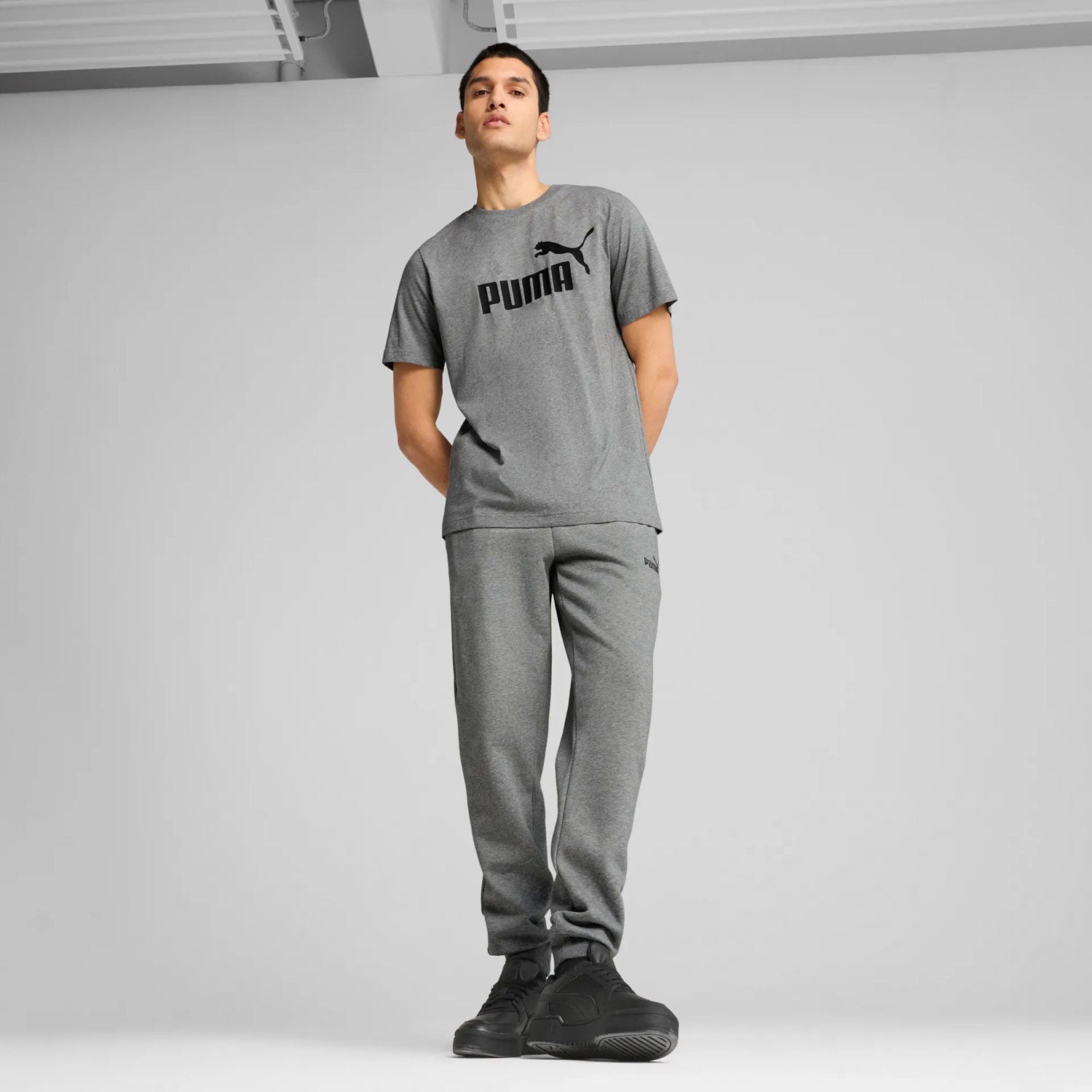 PUMA  Essentials nr. 1-logo Tee