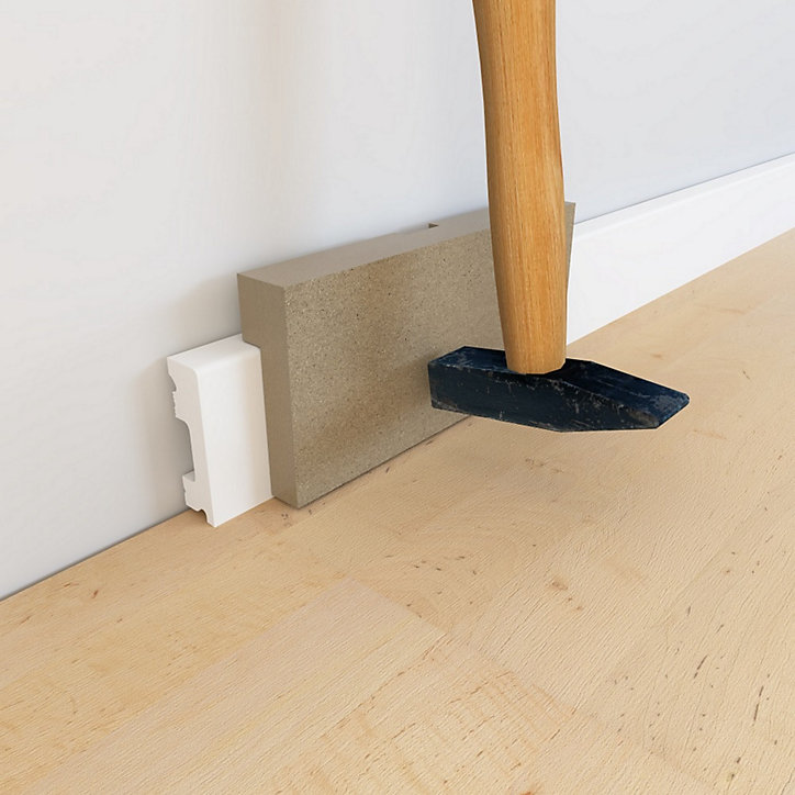 Plinthe PVC Selit 2m x 5 cm noir (vendue à la pièce)
