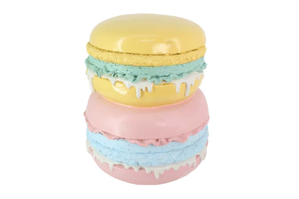 Außergewöhnlicher Beistelltisch MACARONS 50cm gelb rosa Fiberglas rund handmade