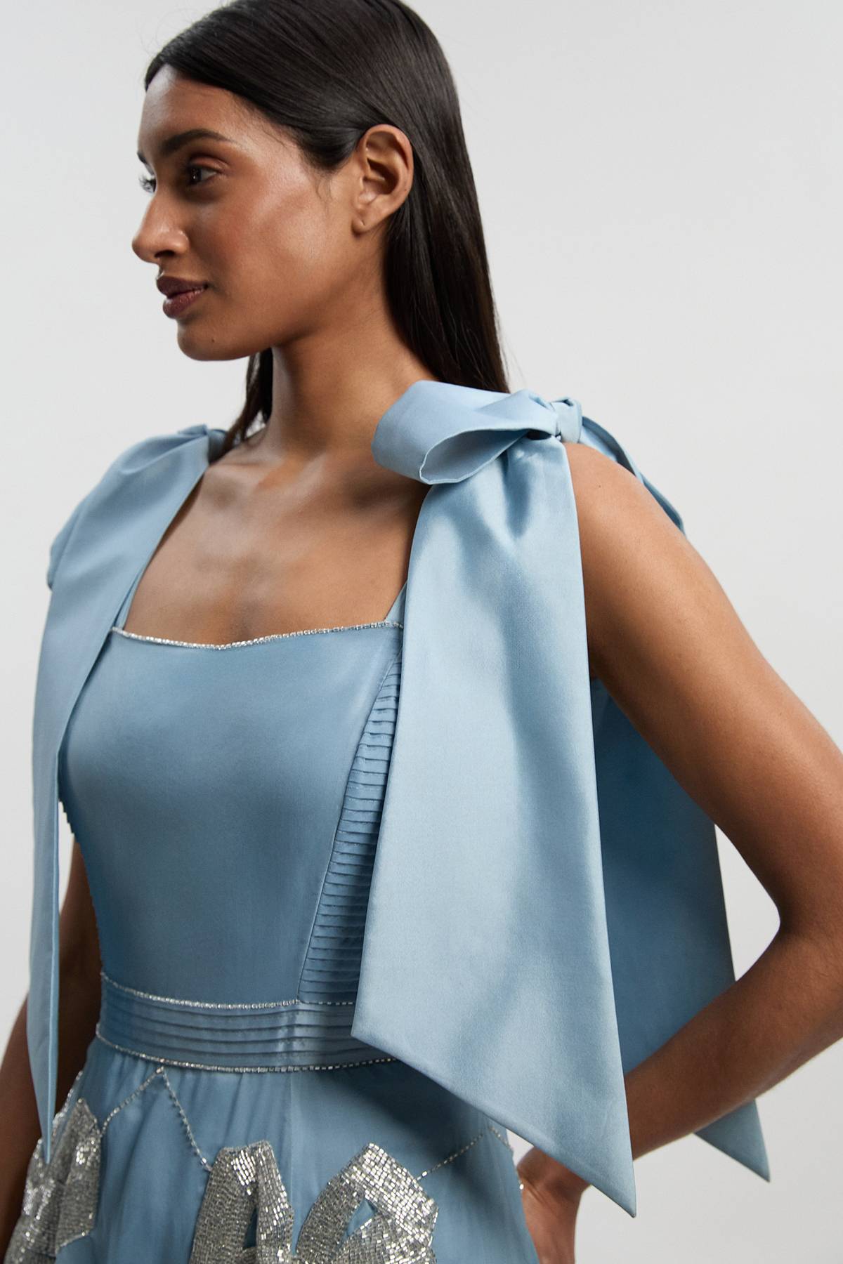 KarenMillen Robe de Bal Longue en Organdi à Bretelles avec Ornements de Cristaux