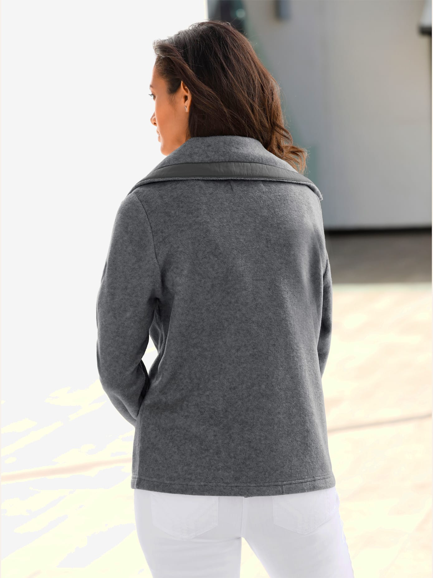 Veste polaire traitement contre les bouloches