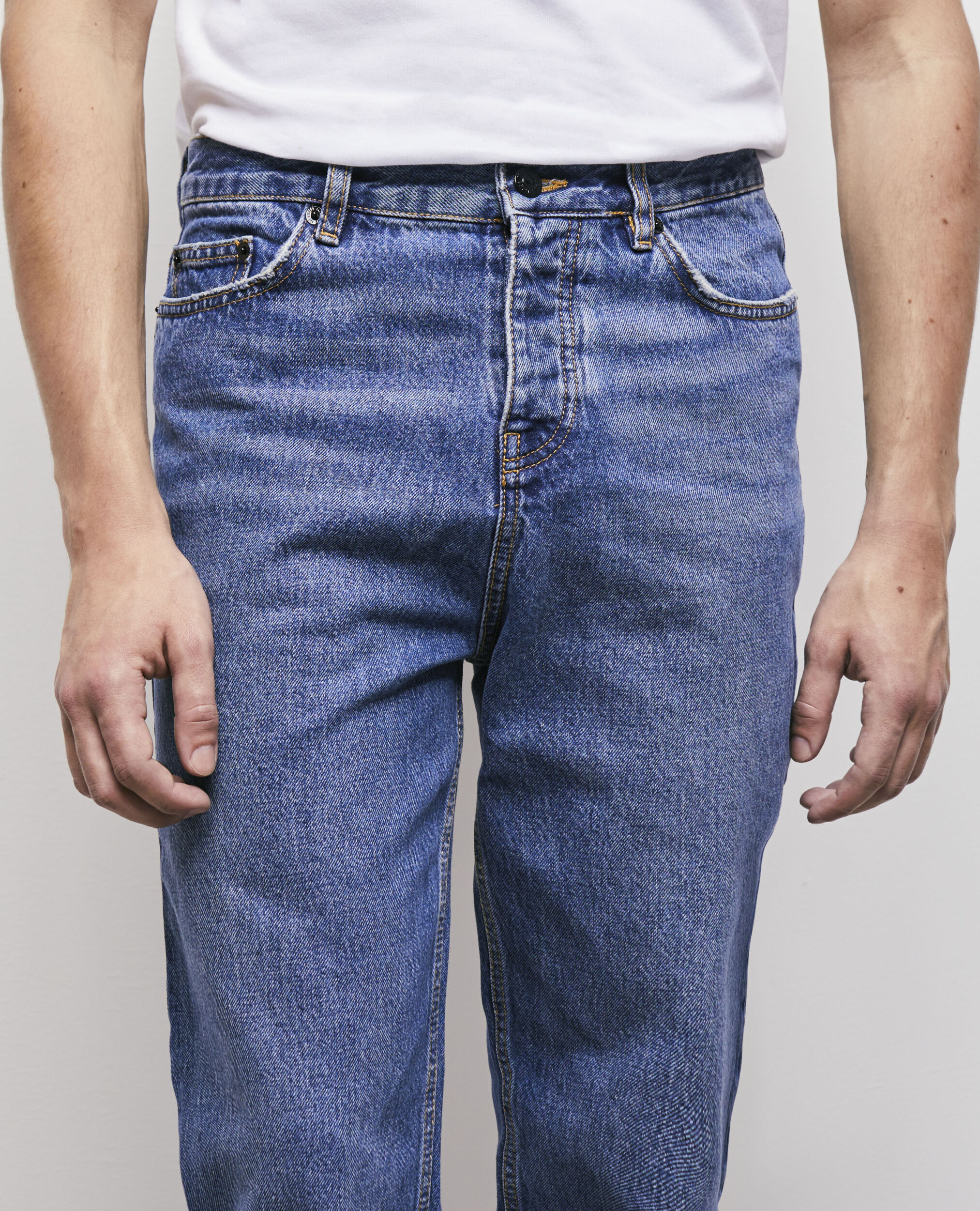 Jean droit bleu