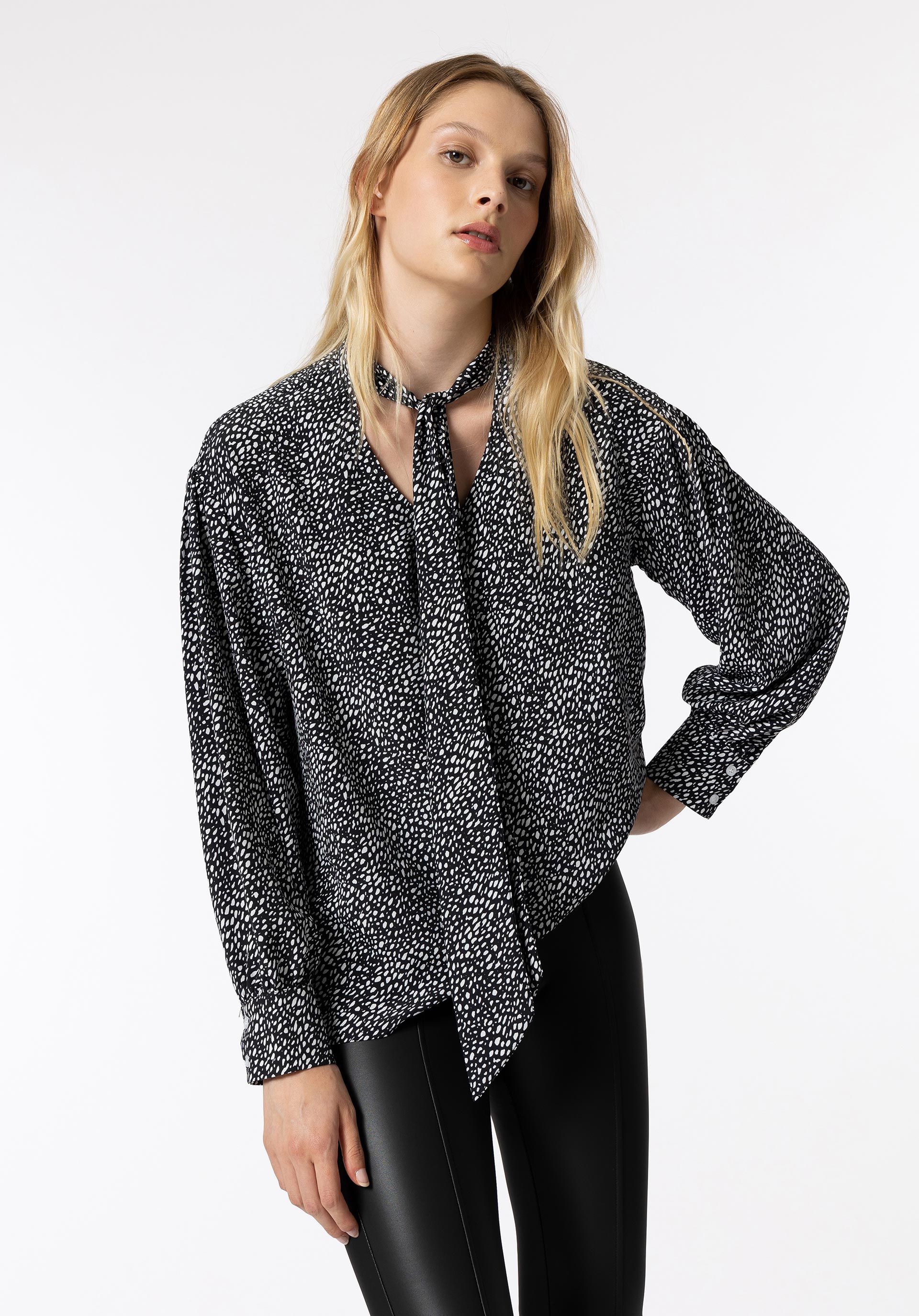 Camisa Estampada com Laço