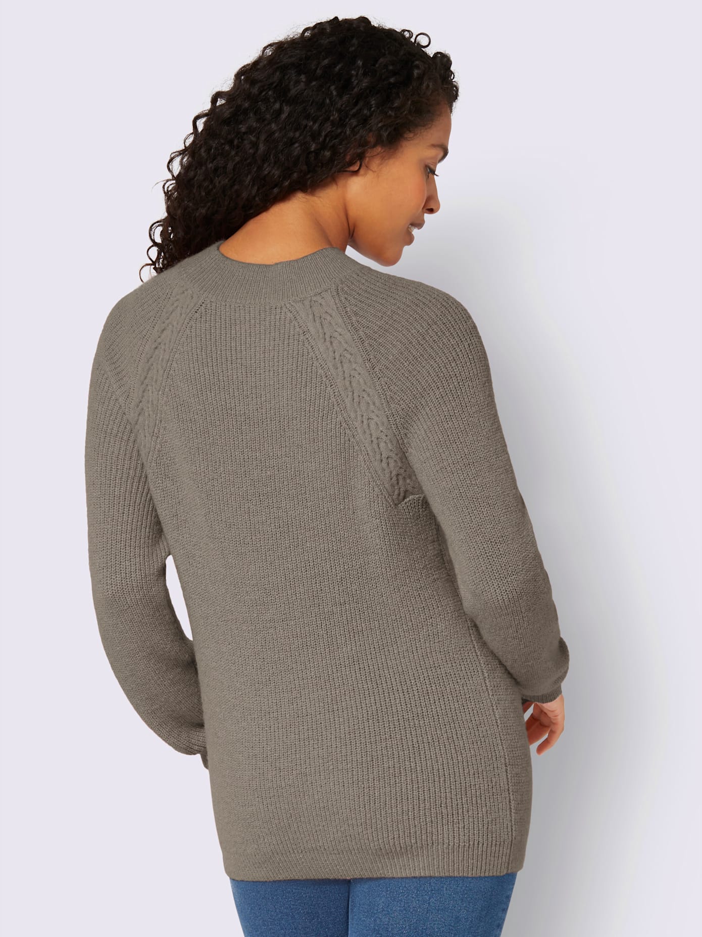 Pull motif torsadé sur les épaules