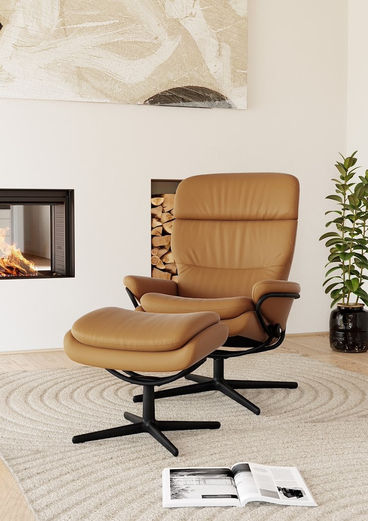 Rome lenestol m/krakk Med regulerbar nakkestøtte. I hud Batick New Caramel og med sort Cross base. Medium