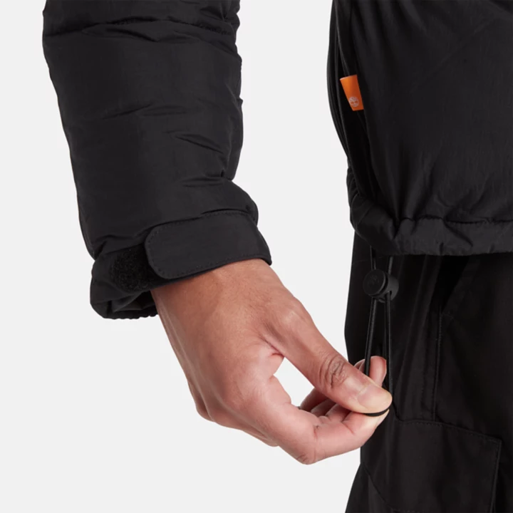 Jaqueta puffer Outdoor Archive masculina na cor preta.