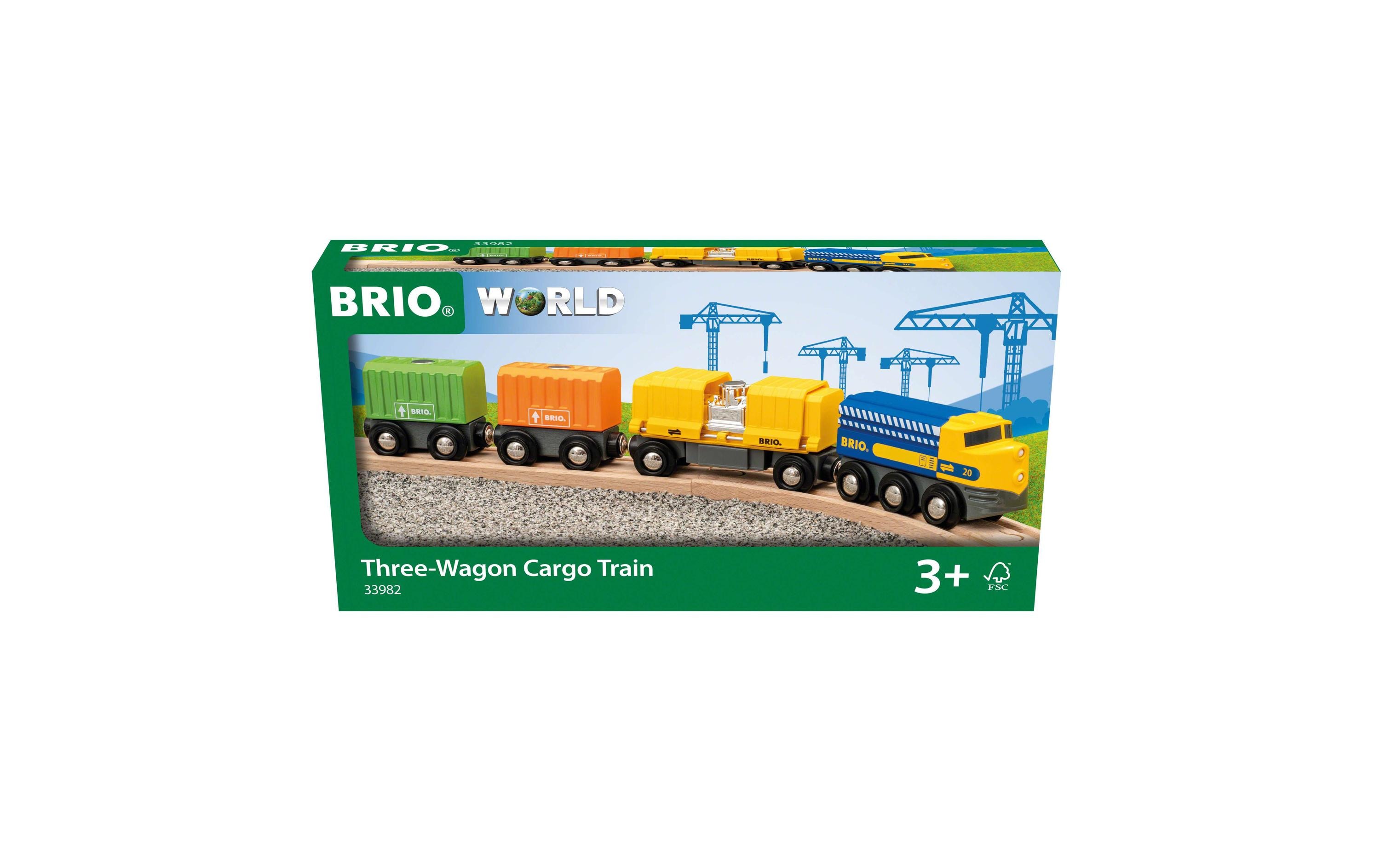 Eisenbahn Güterzug mit drei WaggonsHolzzug mit Waggons