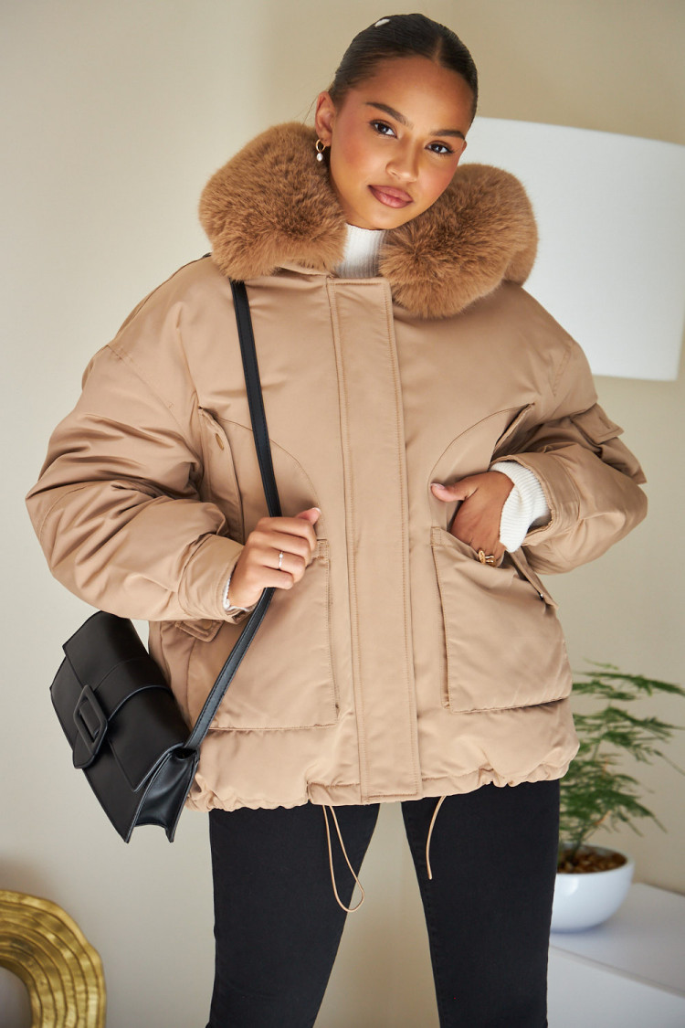 Doudoune courte camel capuche en fourrure