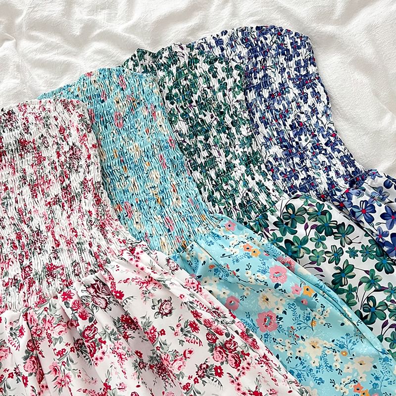 Babique - Romper met bloemenprint en smokwerk