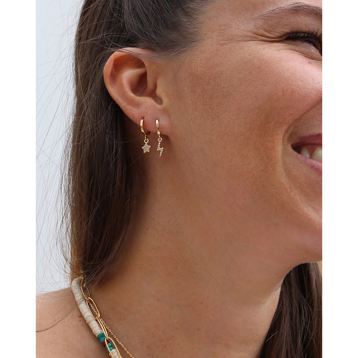 Boucle à l'unité croix dorée à l'or fin 24k LILY