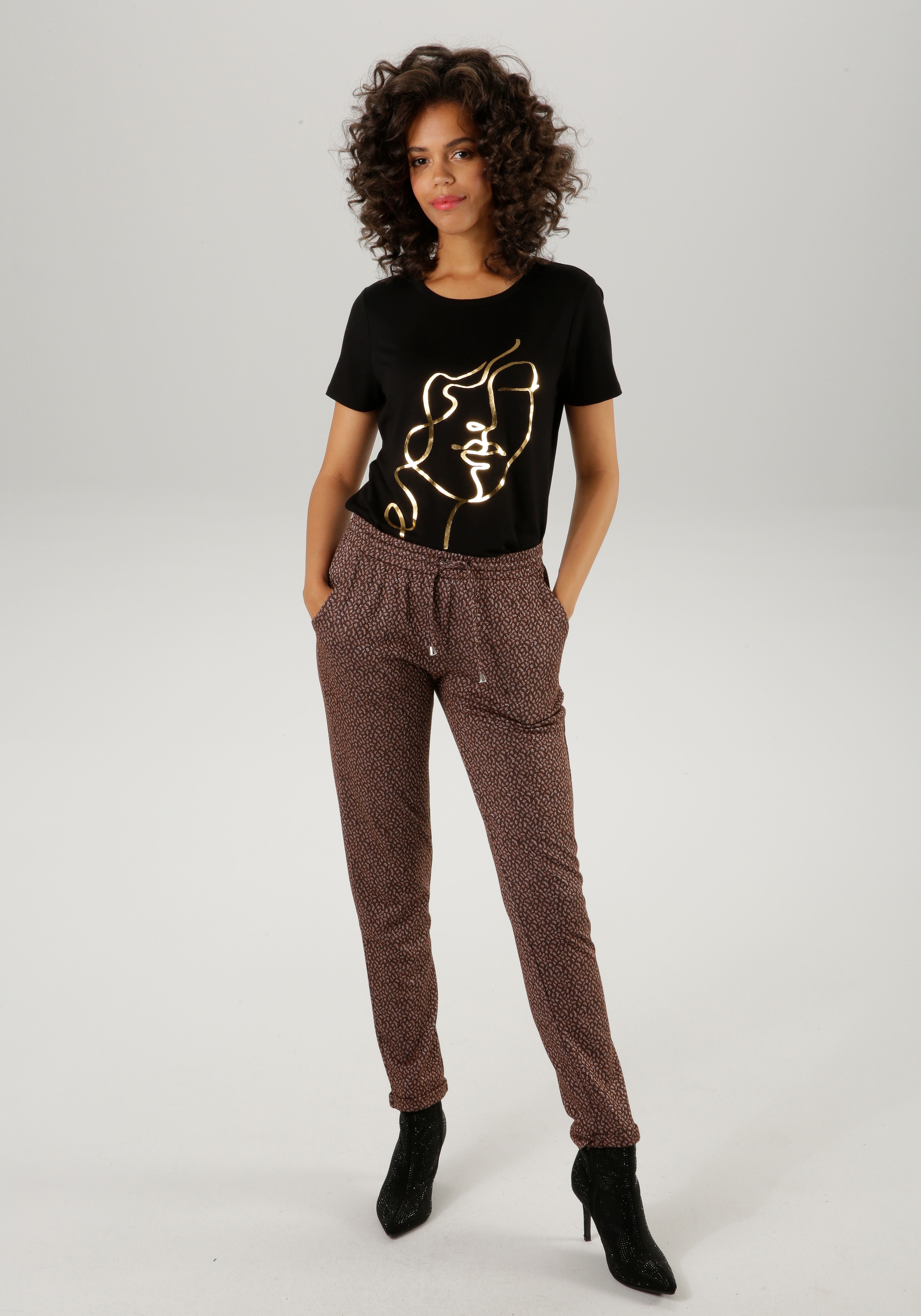 Aniston CASUAL Schlupfhose  mit Glitzerfäden verzierter Alloverdruck