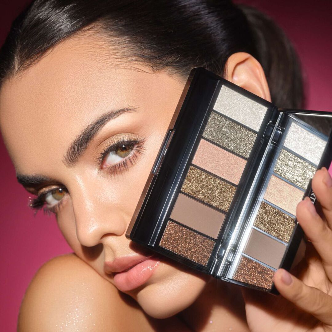SPARKS OF JOY Glittery Eyeshadow Palette