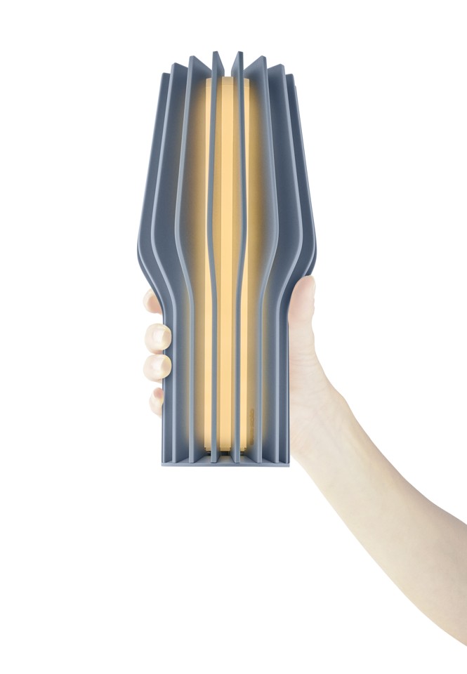 Eva Solo - Radiant LED lampe med batteri, 25 cm -Støvet blå