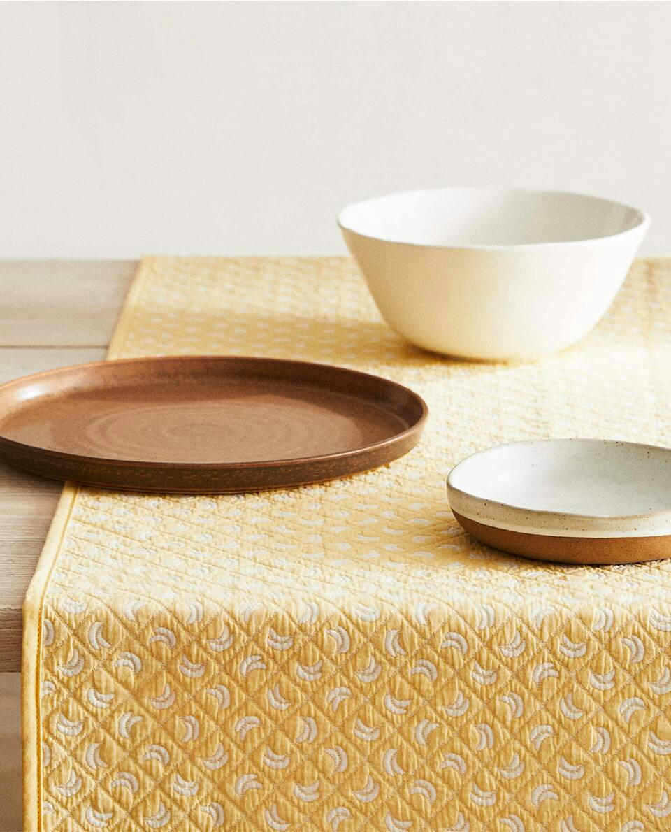 Caminho de mesa de algodão com detalhe de banana