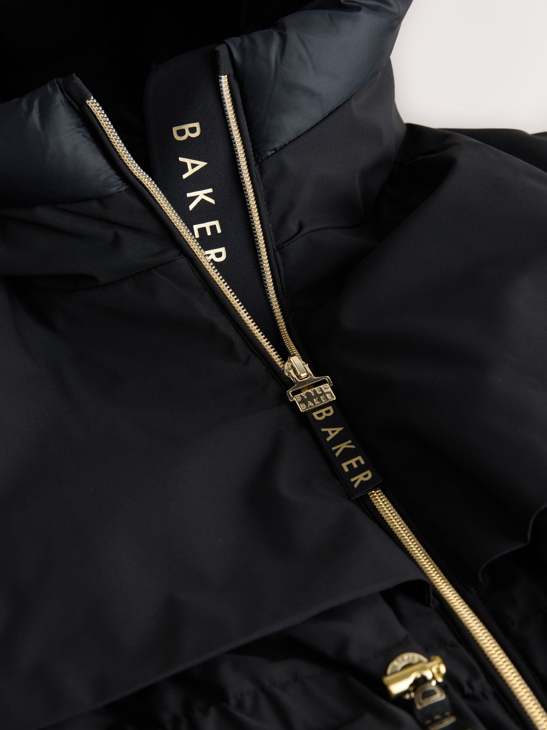 Baker by Ted Baker - Regenbestendige zwarte parka met rok