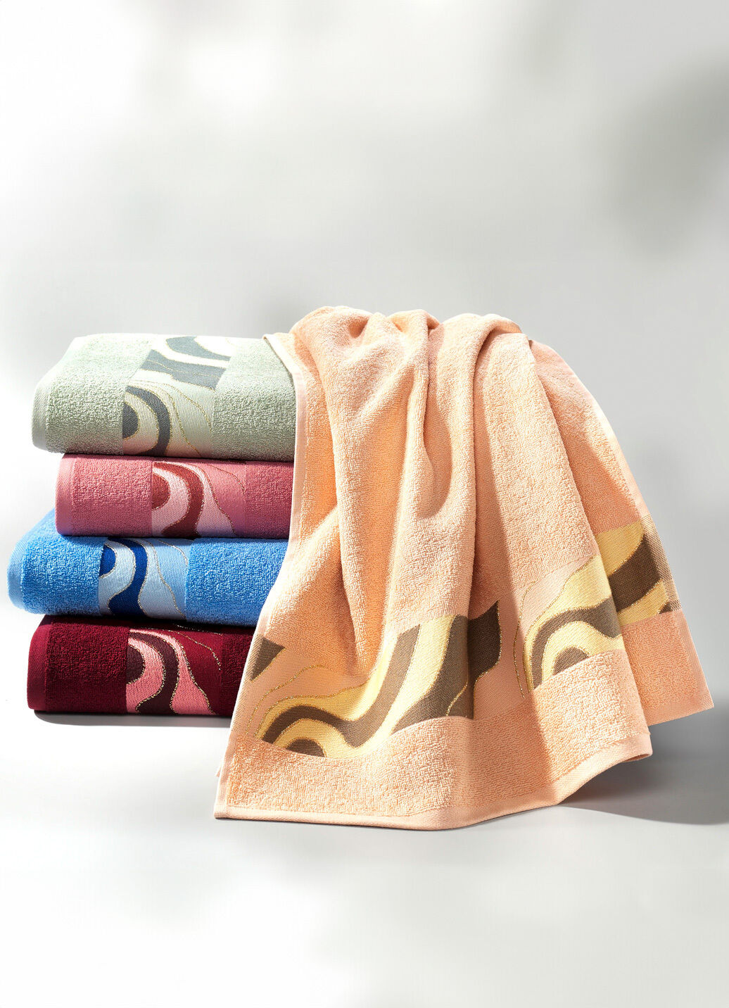 Fabelhafte Frottier-Serie mit bedruckter Jacquard-Bordüre
