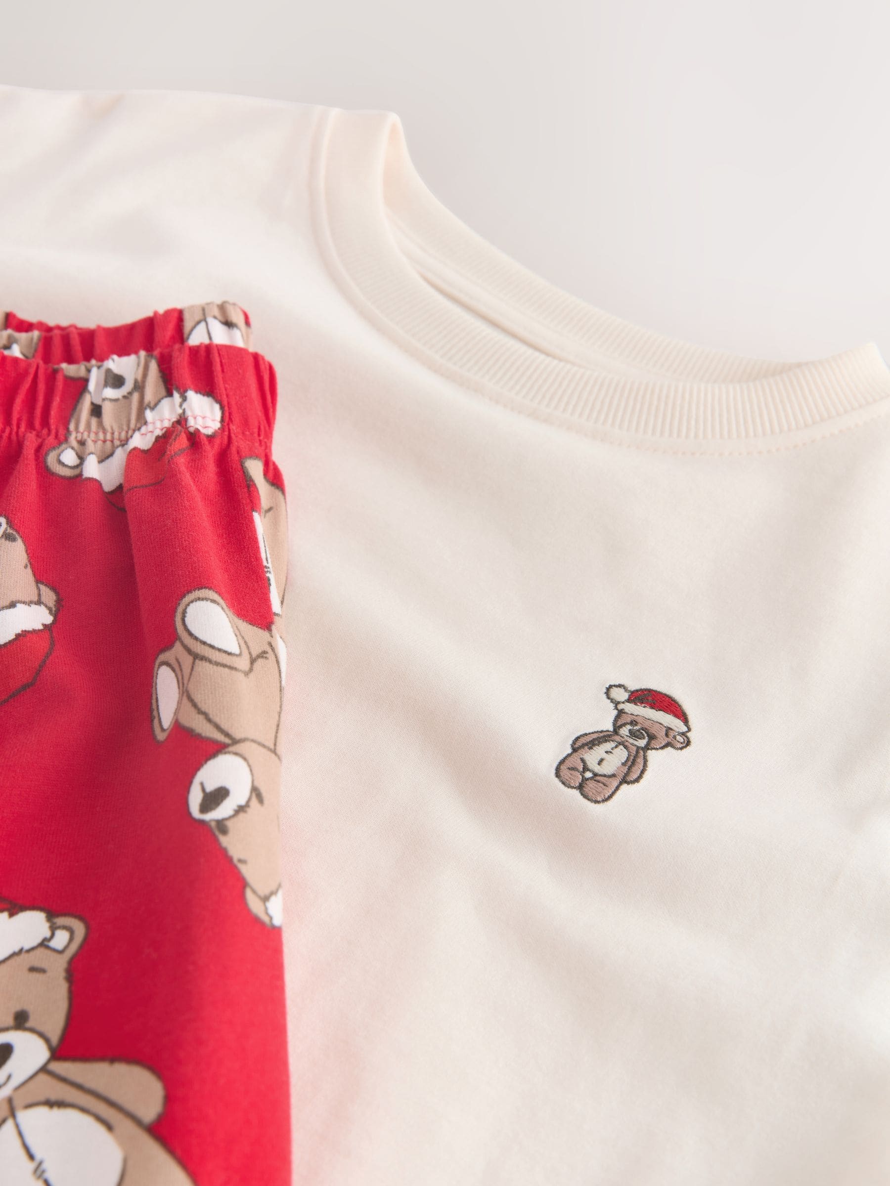 Crème/rode beer - Kerstjoggingpyjama (9mnd-16jr)