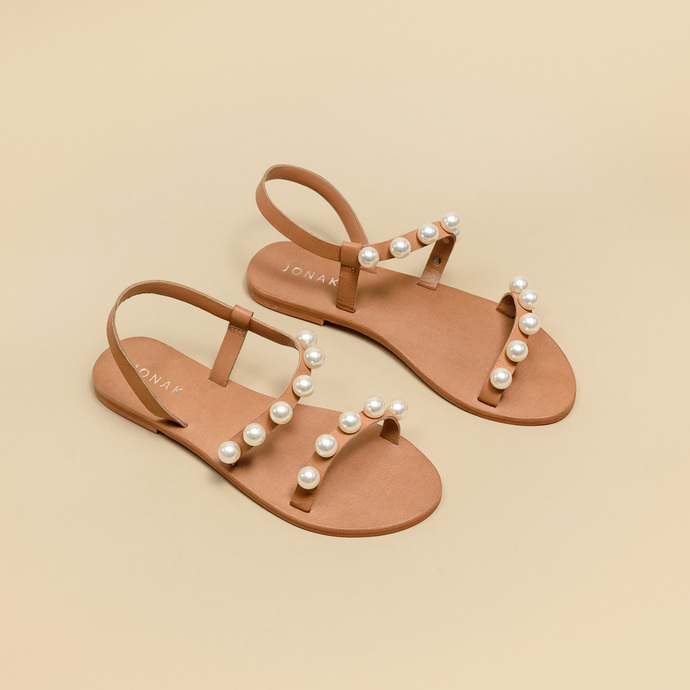 Sandales à perles  en cuir camel
