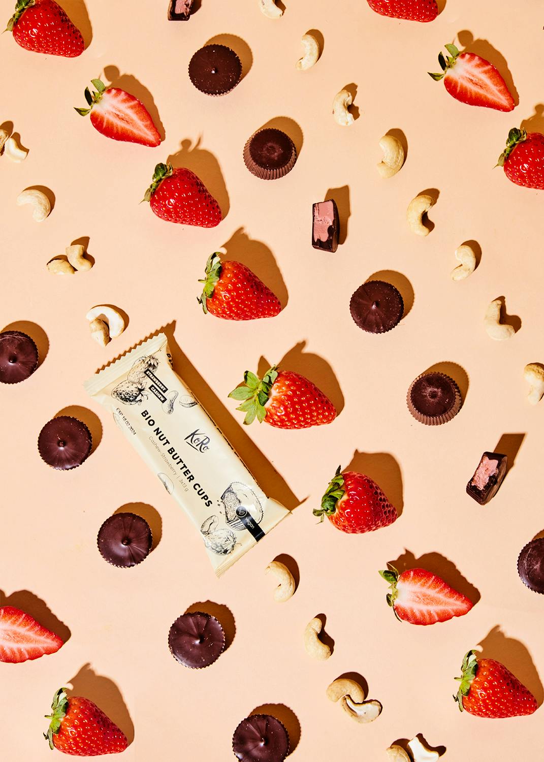 Bio Nut Butter Cups Cashew-Strawberry 12 x 3 x 13 g