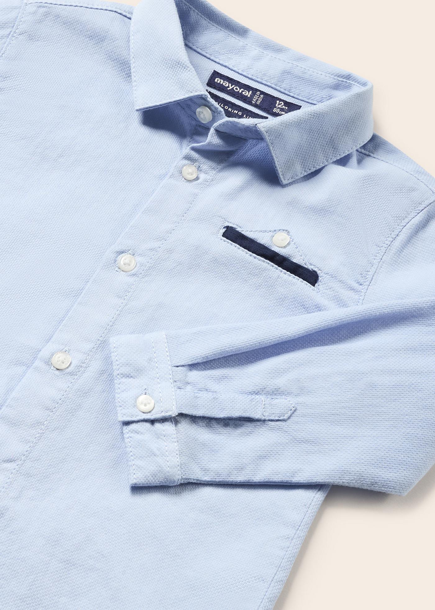 Camisa de manga comprida com gravata borboleta para bebê, feita de algodão sustentável.