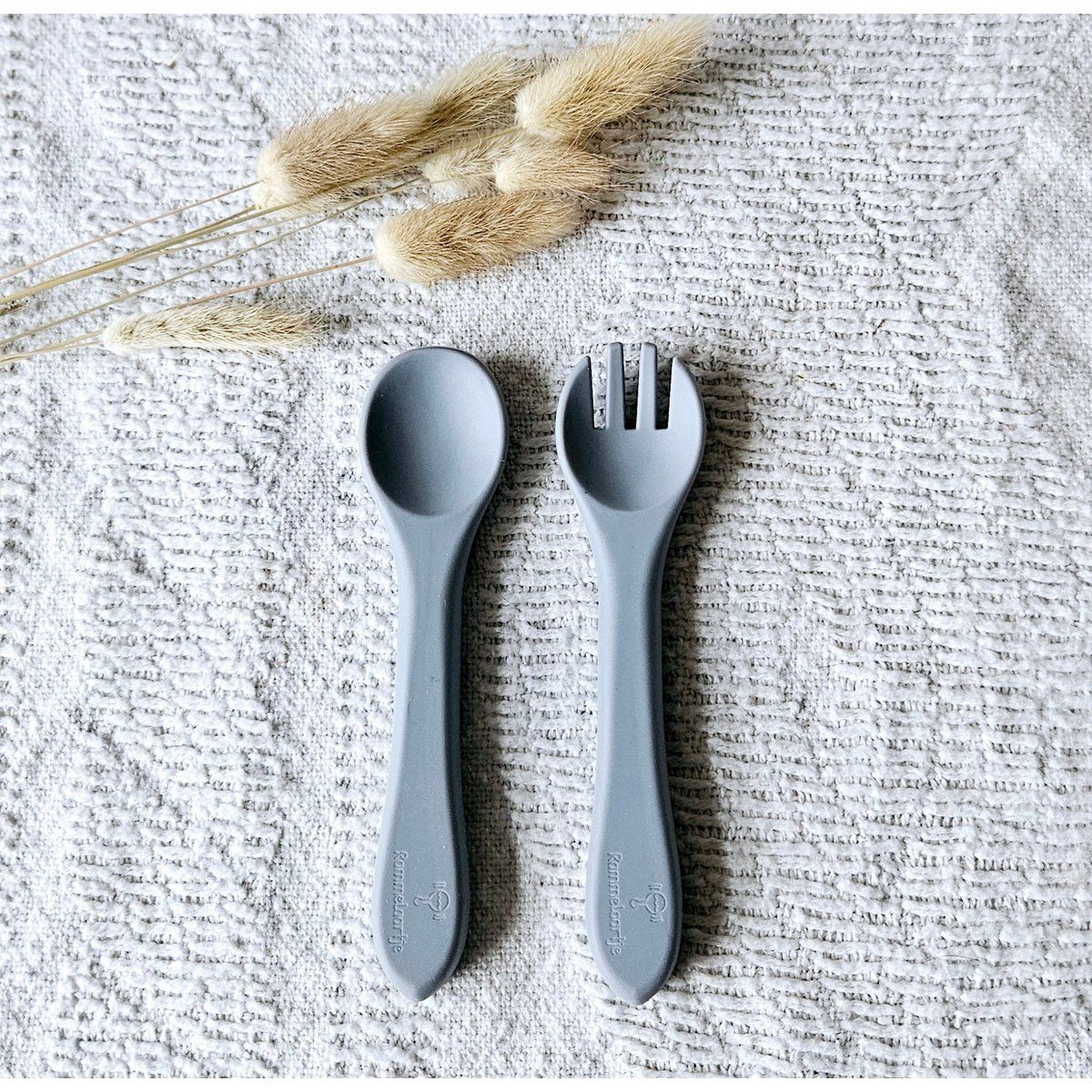 Löffel und Gabel aus Silikon – Graublau