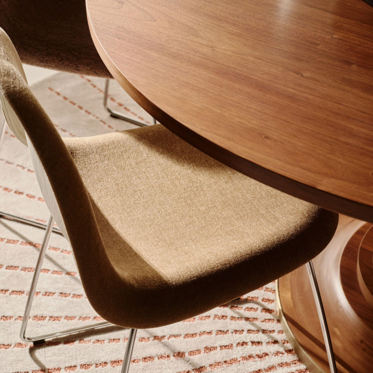 Gubi GUBI 3D eetkamerstoel RVS/Belsuede Special FR 132