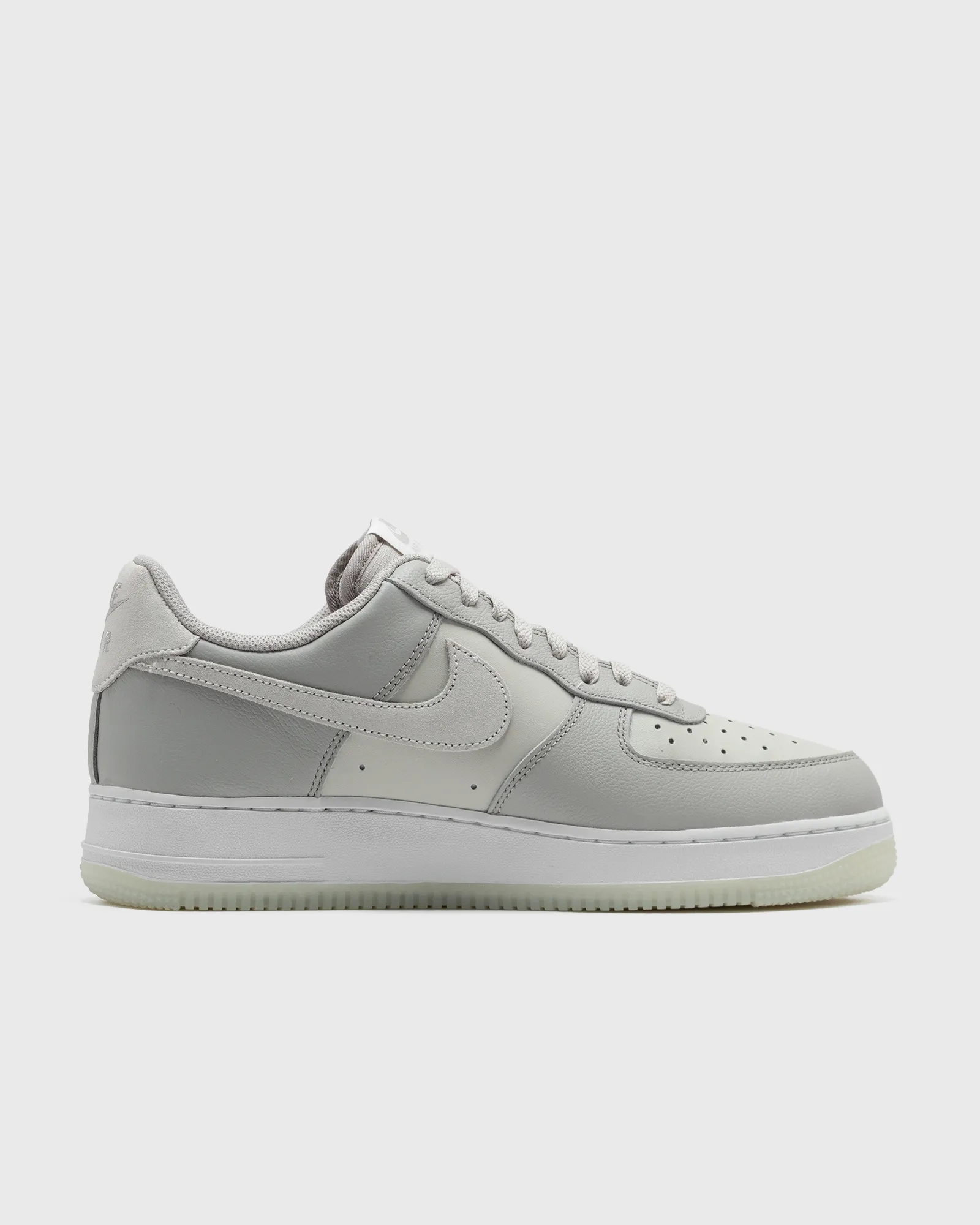 Nike AIR FORCE 1 '07 LV8