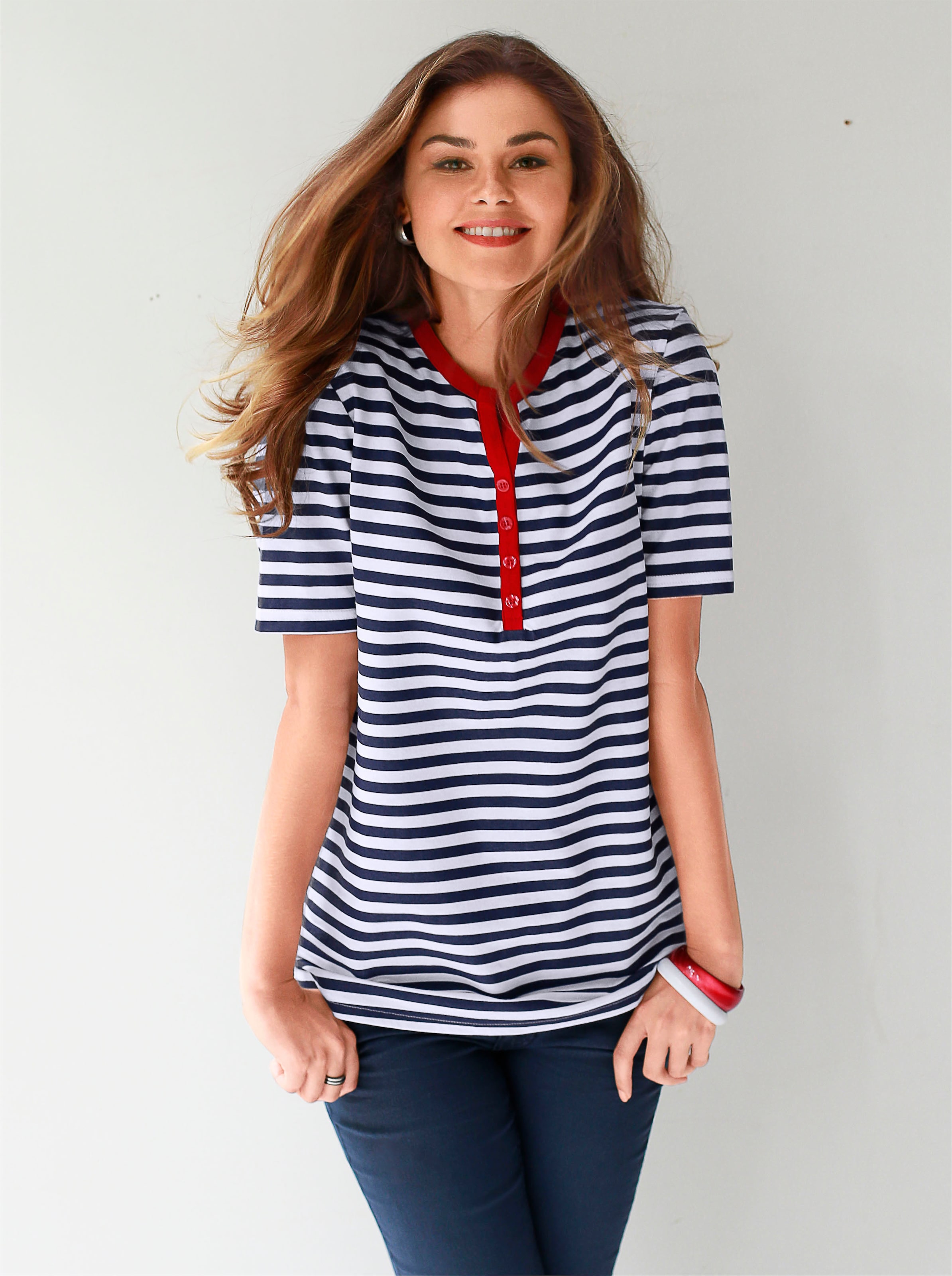 Kurzarmshirt in weiß-marine-gestreift