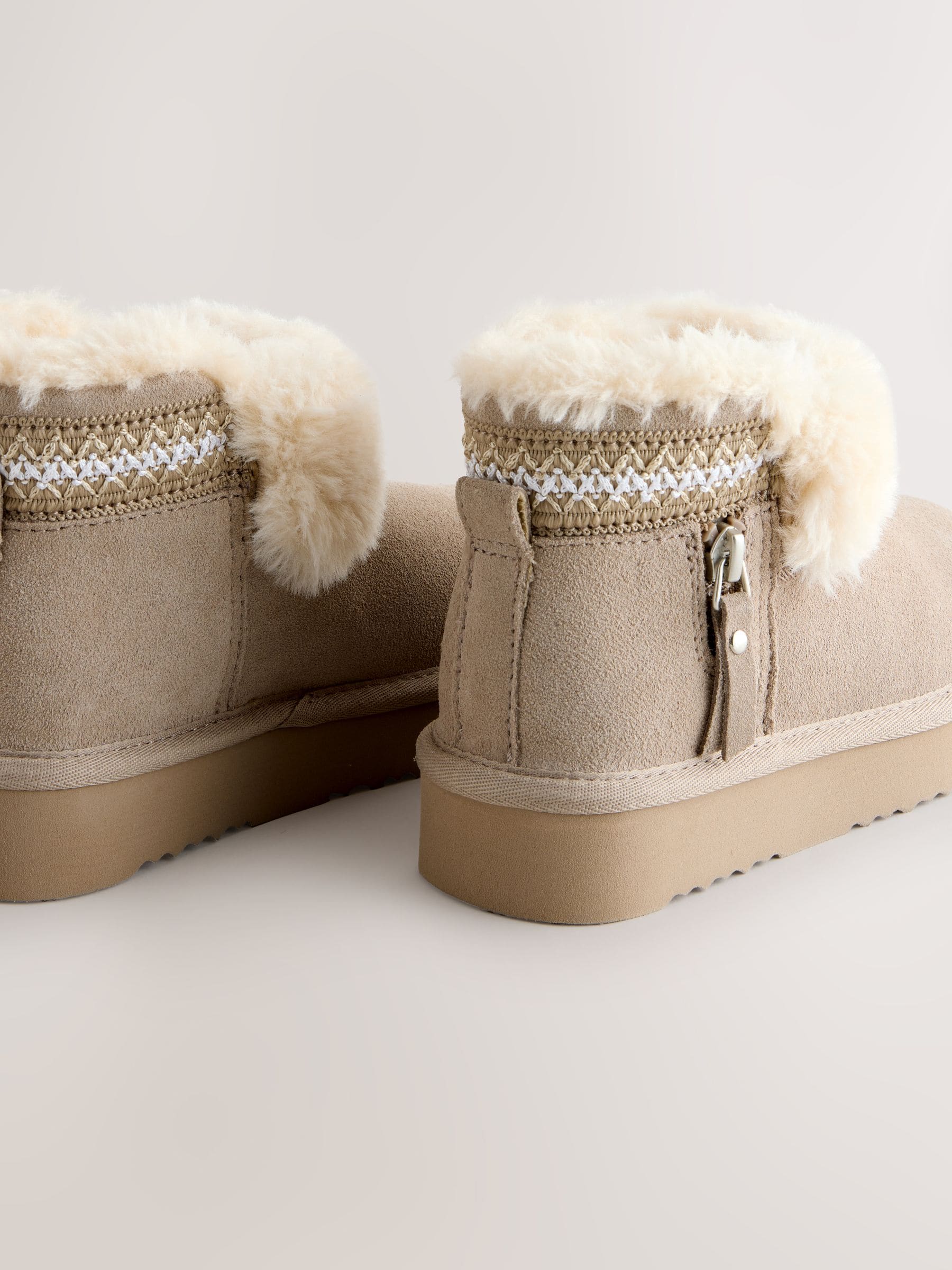 Nertsgrijs/bruin - Water Repellent Suede Pull on Boots