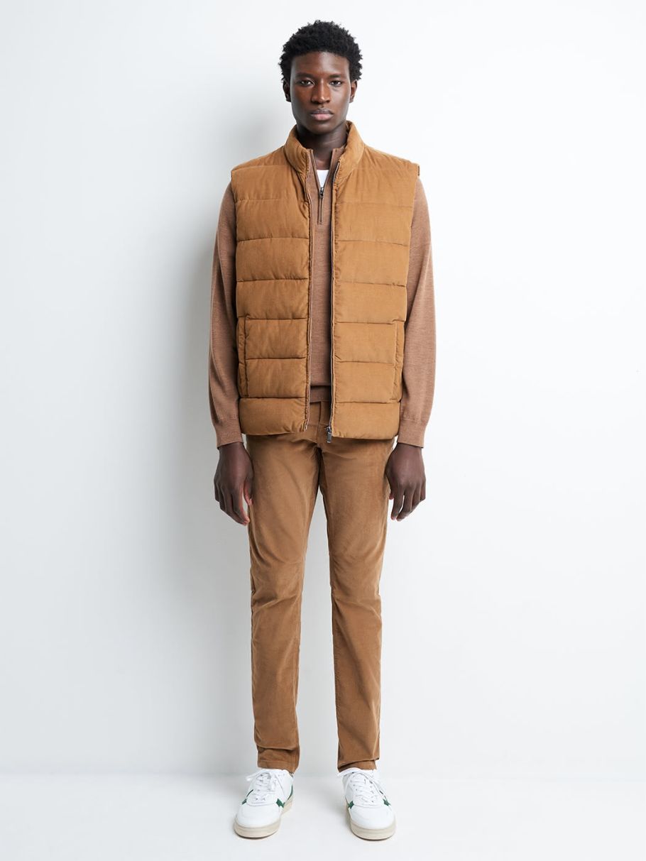 Gilet sans manche zippé col montant