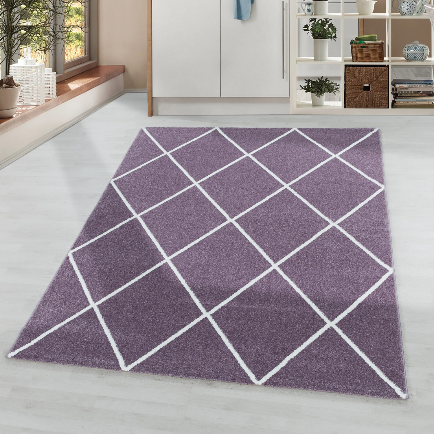 Stilvoller Designer Teppich: Moderner Kurzflor, Rautenmuster für das Wohnzimmer