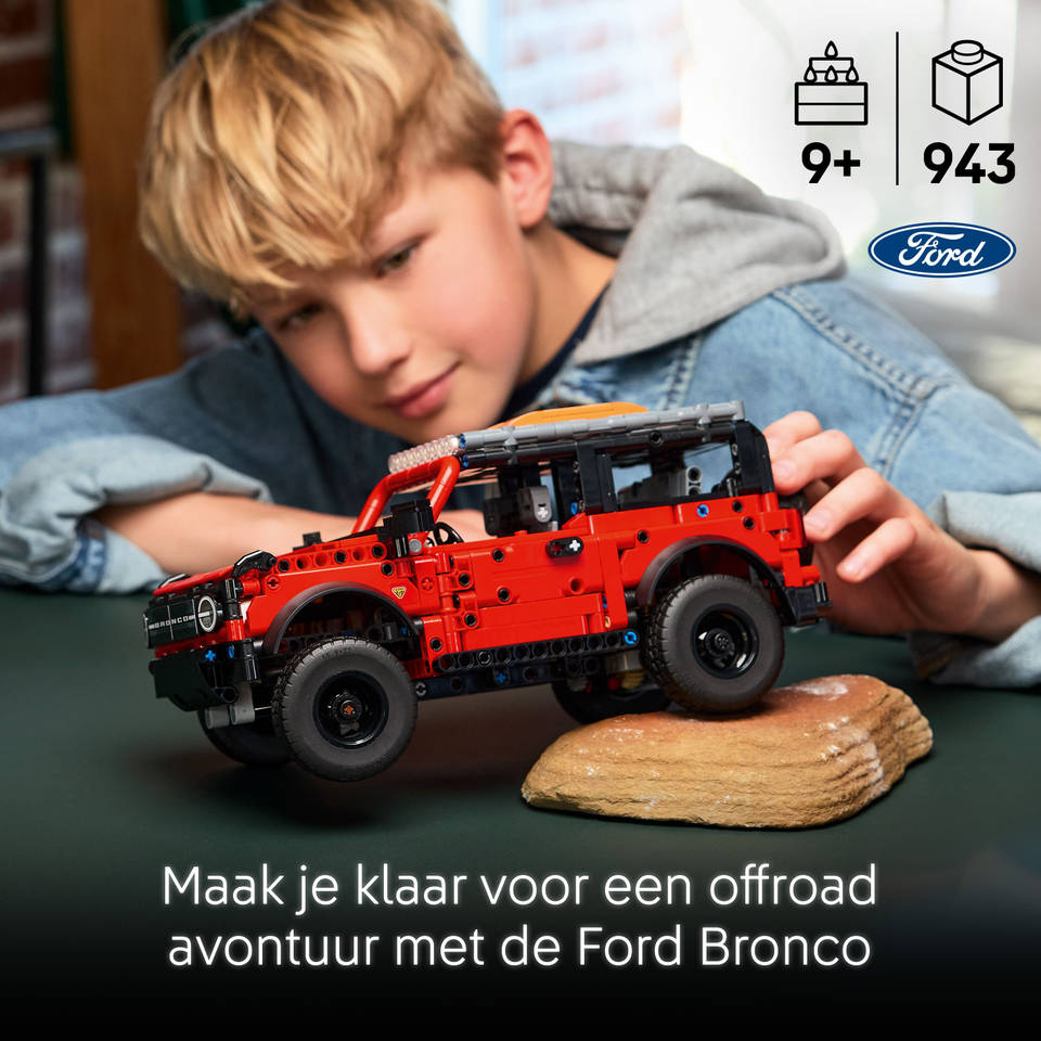 LEGO Technic Ford Bronco SUV 42213
