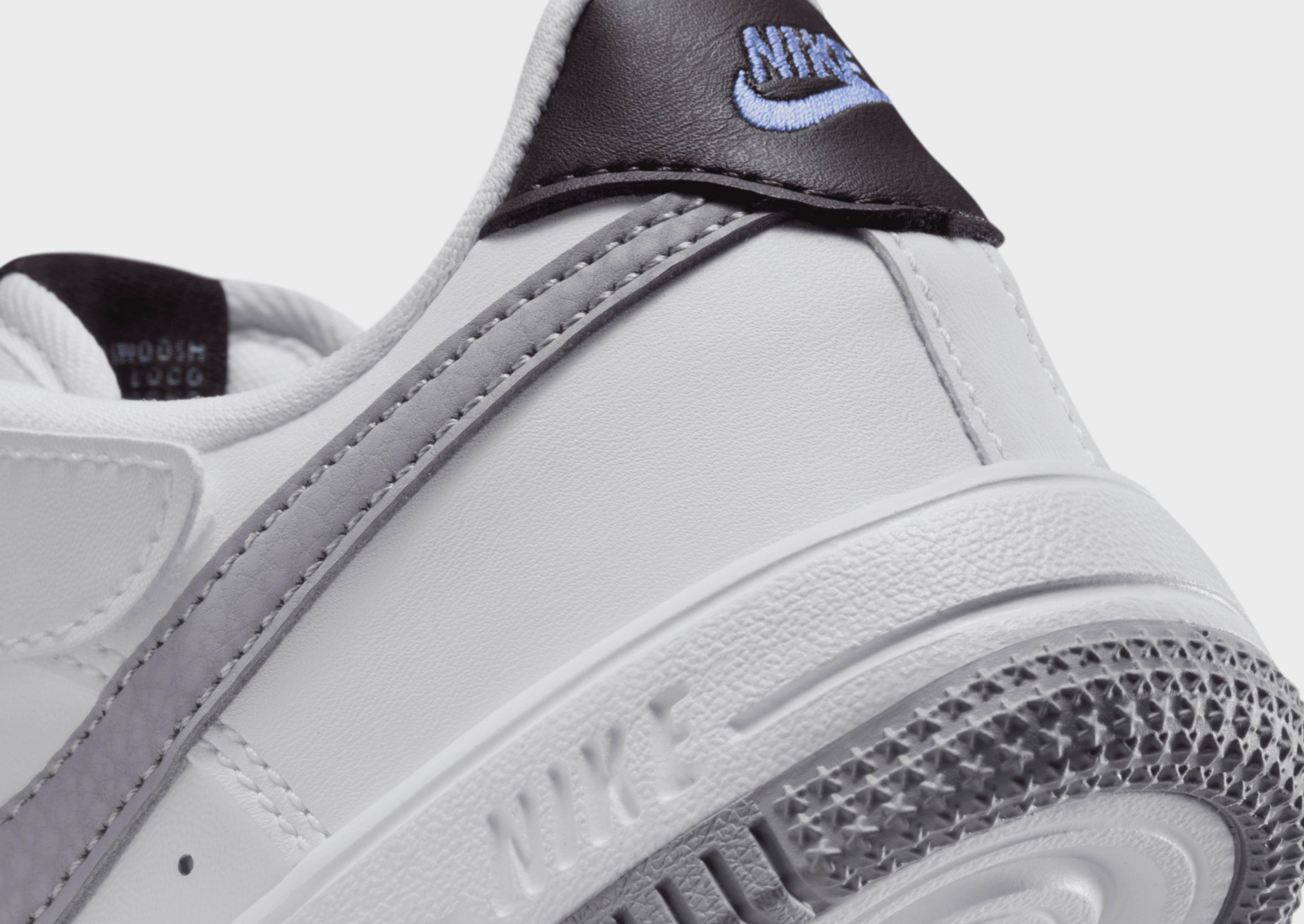 Nike AIR FORCE 1 '07 LV8