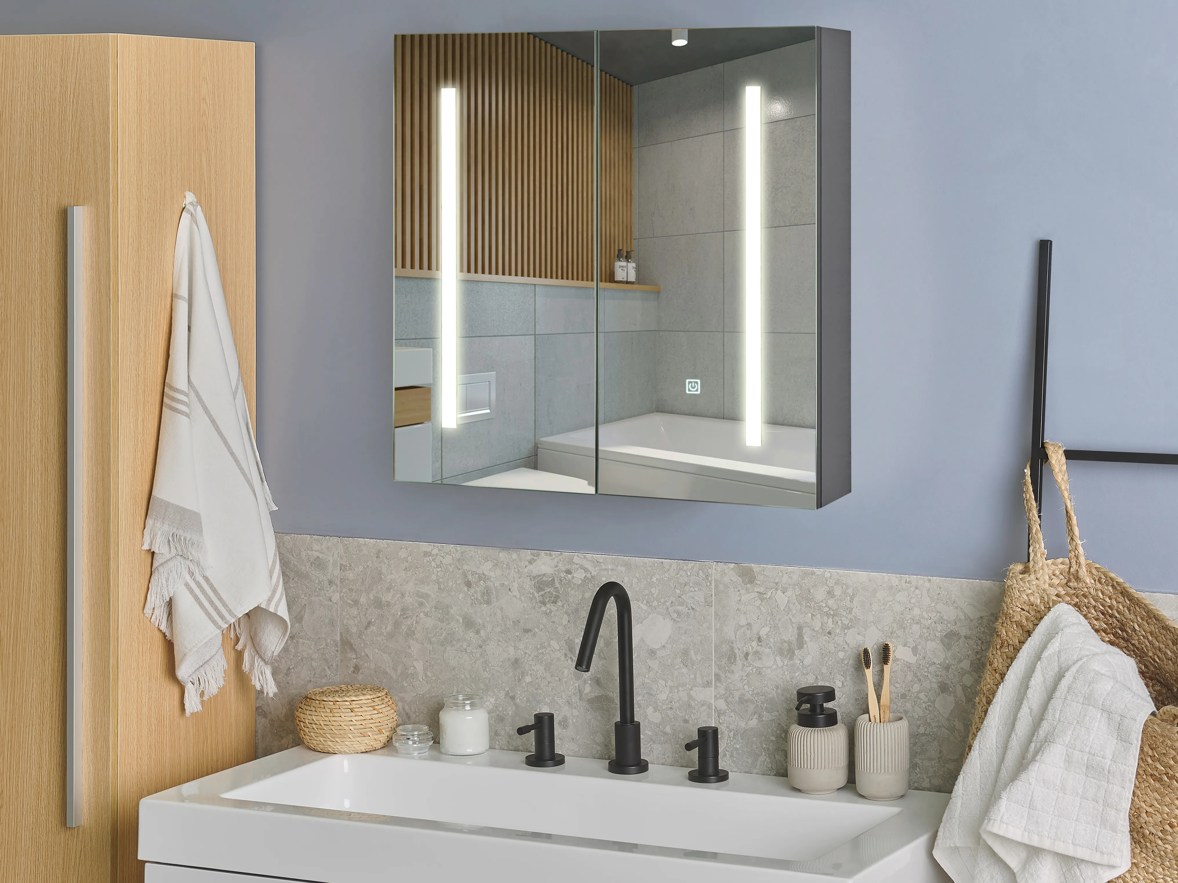 Badkamer wandkast met spiegel LED CHABUNCO 60 cm 60 cm Zwart