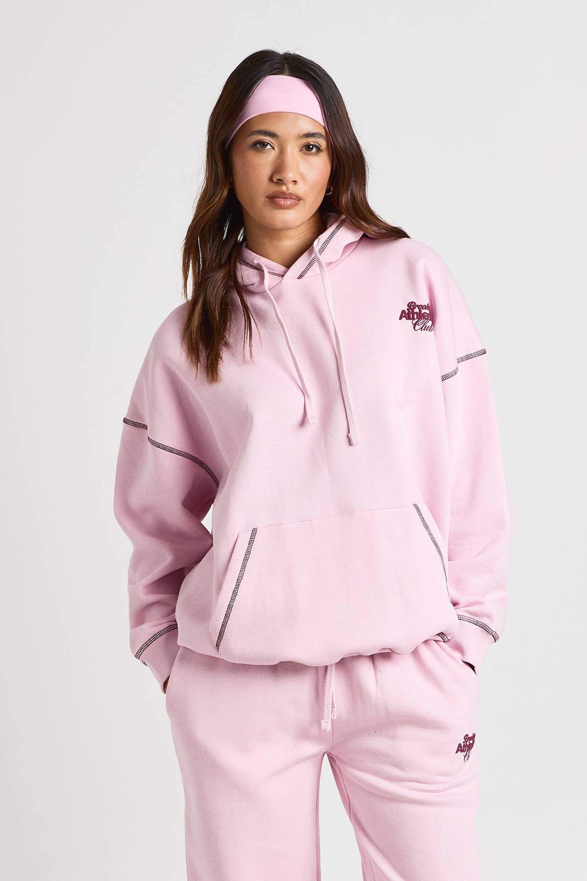 boohoo Ensemble De Survêtement Sweat À Casynthétiqueche Imprimé Athletics Club Et Jogger Jambe Droite