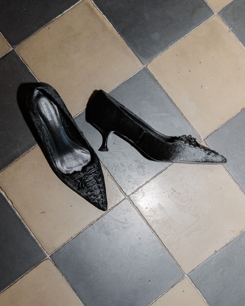 Lola Cruz Navari Zwart Damespumps