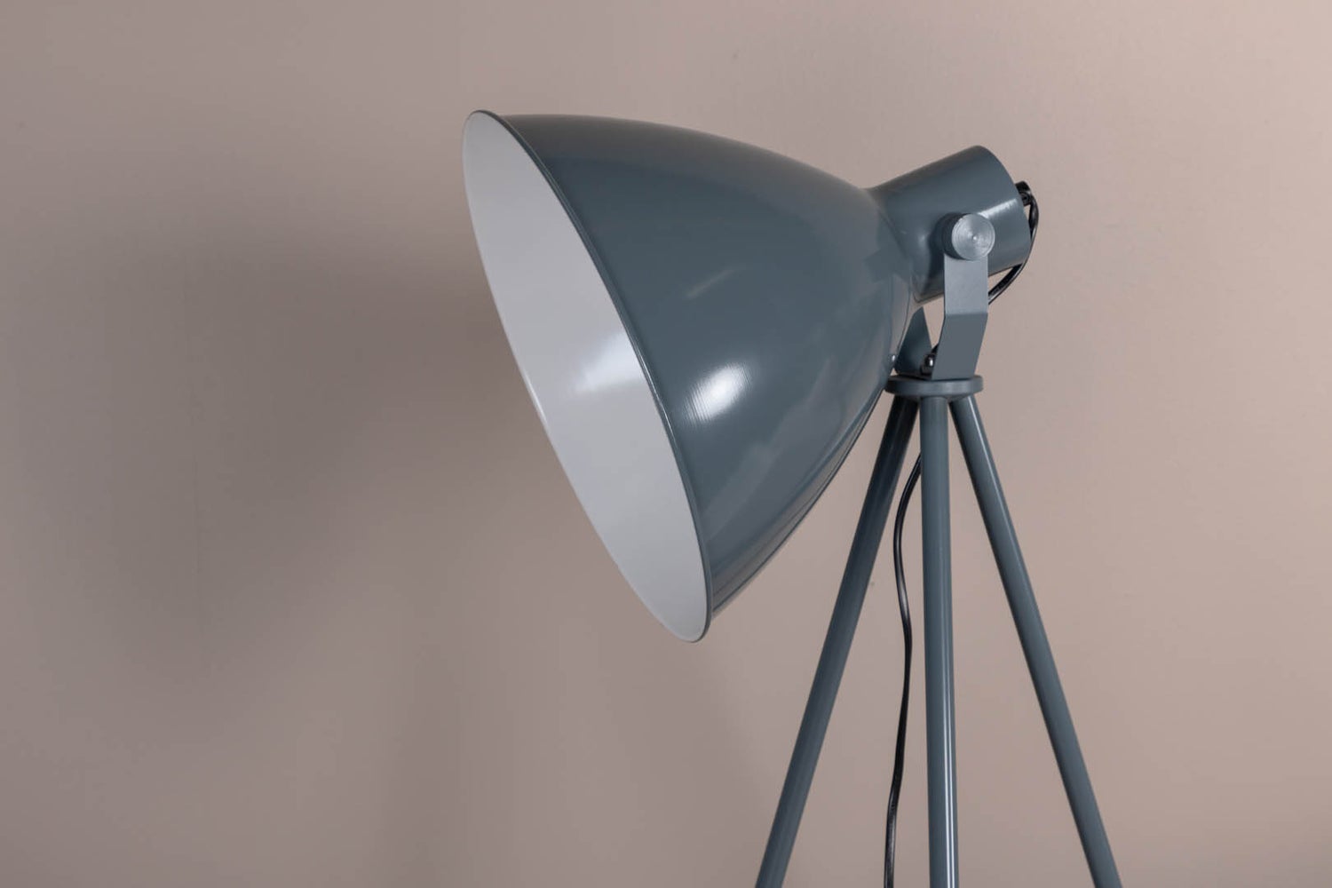 Tiv Lighting vloerlamp, 73 x 63 x 139,5 cm, staal, grijs en wit. 63 x 73 x 140 cm