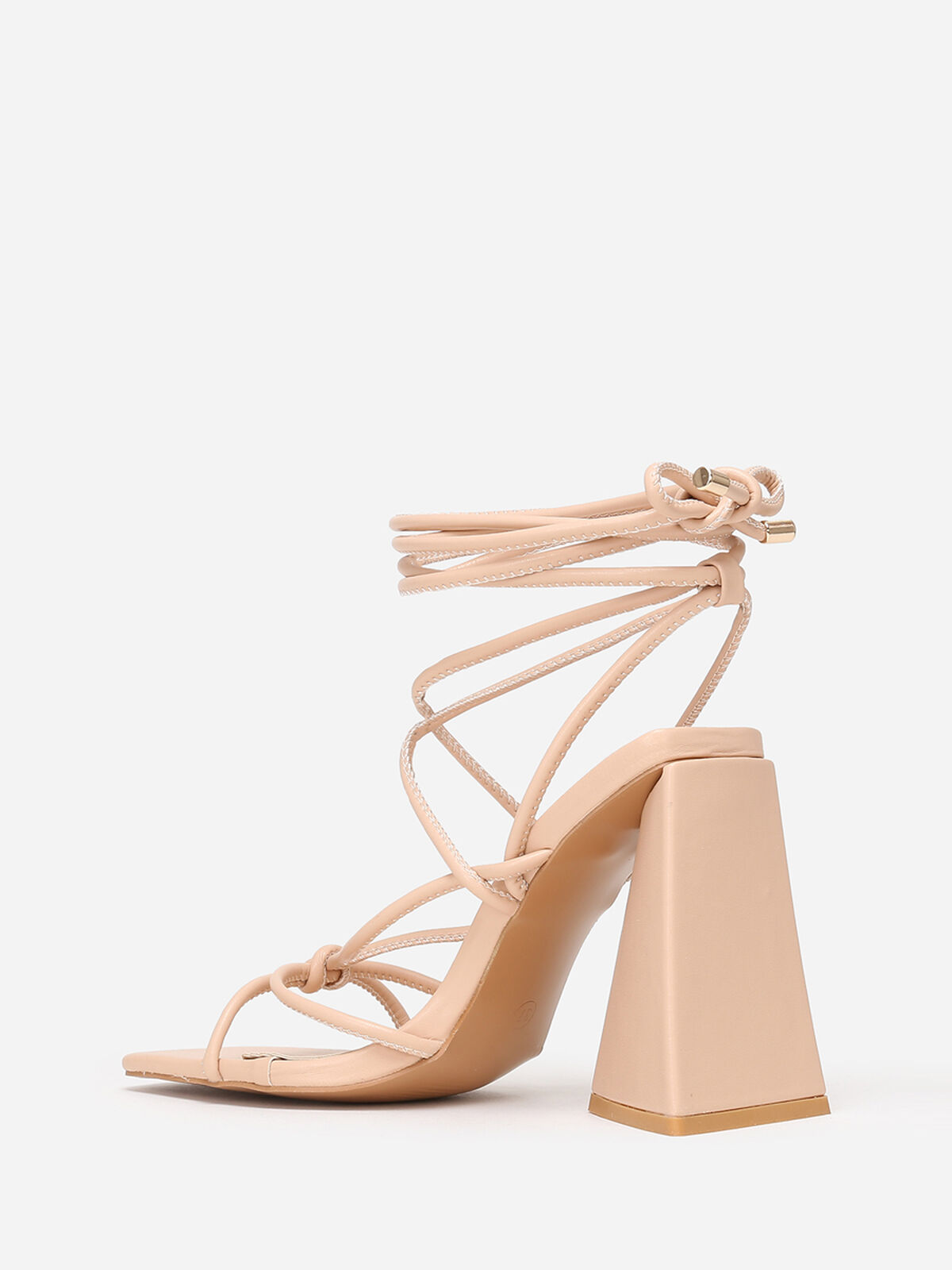 Sandales à laçage et talon triangle- Beige
