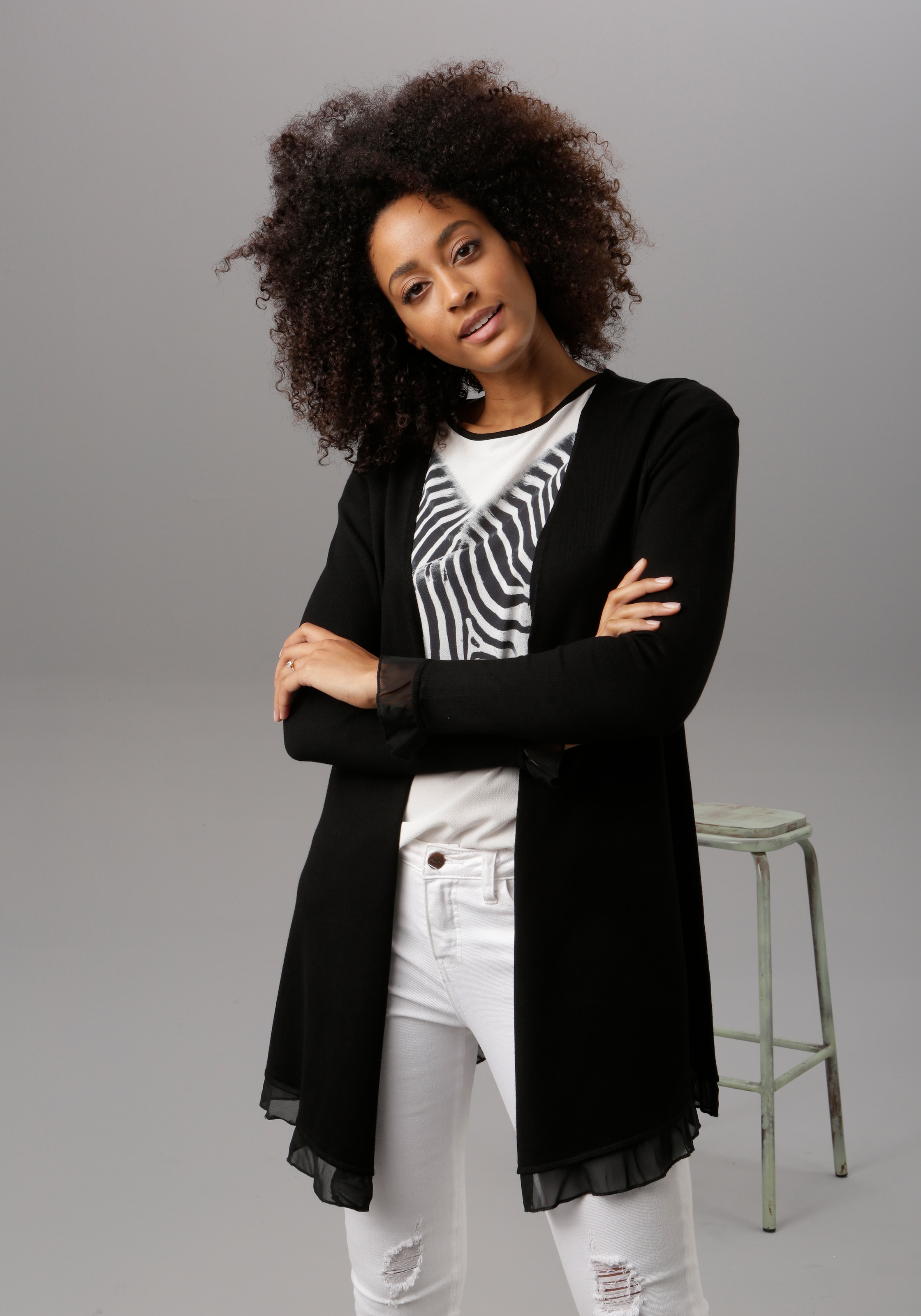 Aniston SELECTED Cardigan , mit Chiffon-Abschlüssen