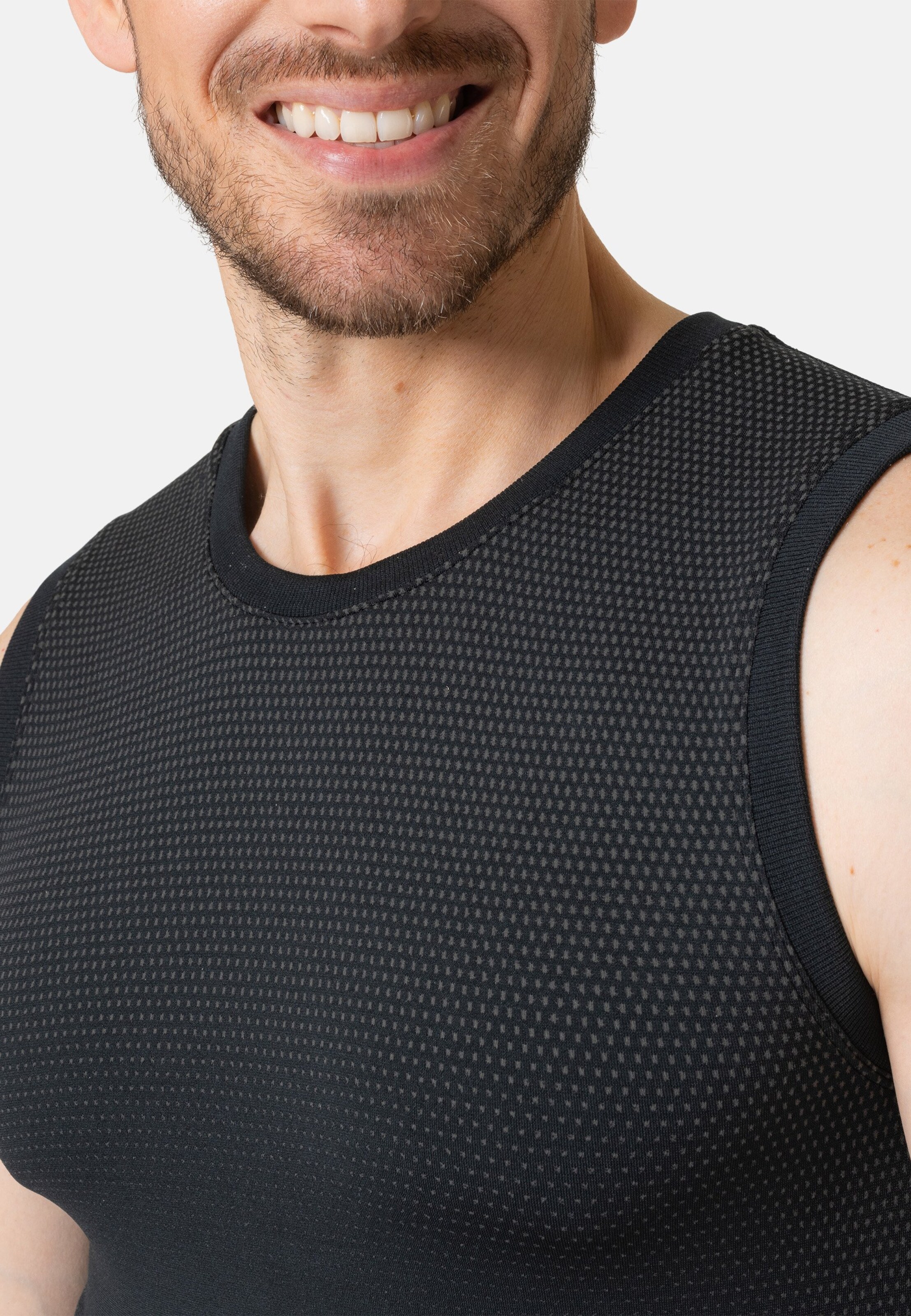 Performance Light Base Layer Singlet in black