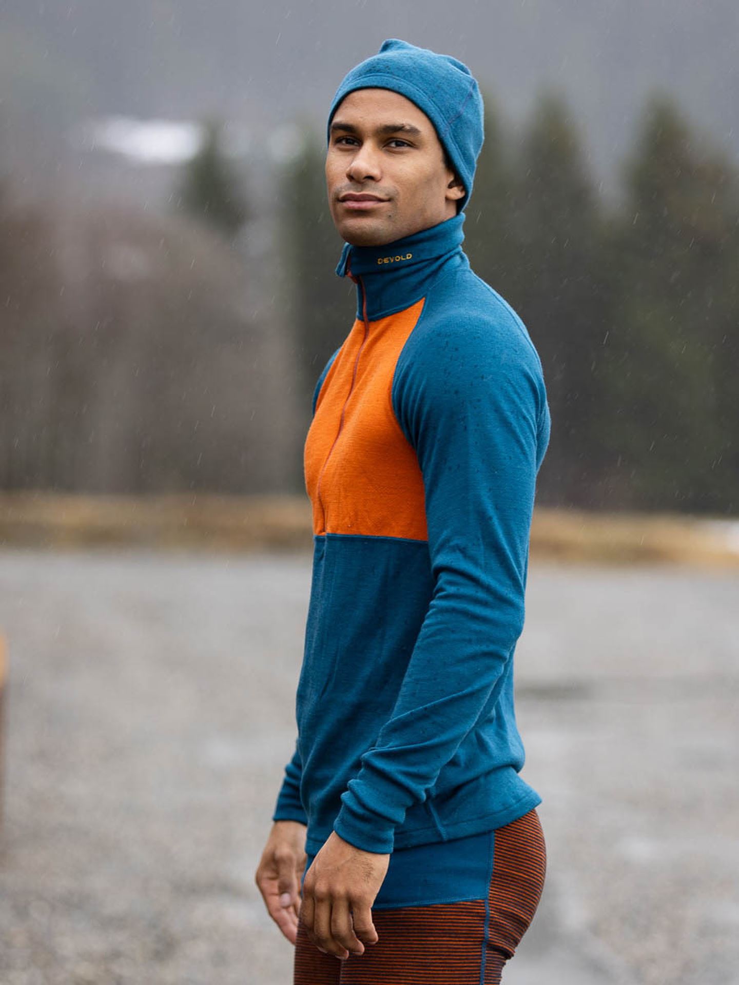 Expedition Man Zip Neck