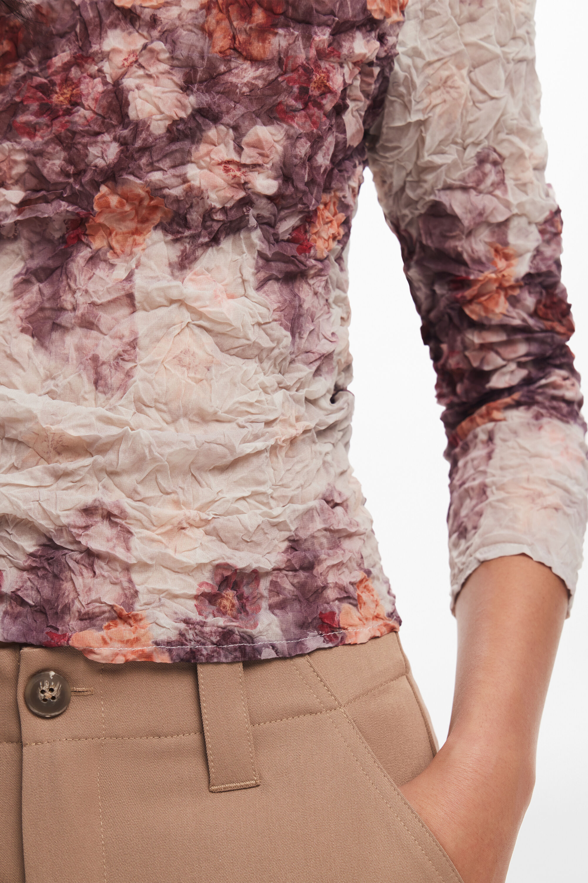 Blusa floral texturizada