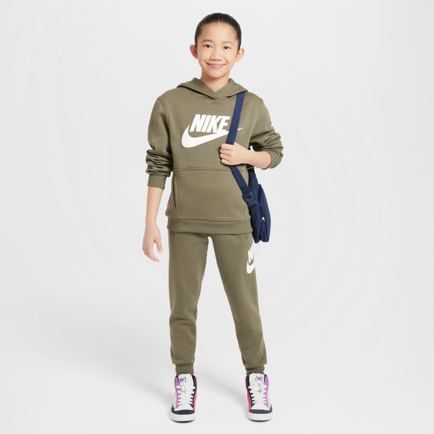 Nike Sportswear Club Big Logo Fleece Hoodie Kids Olijfgroen Wit